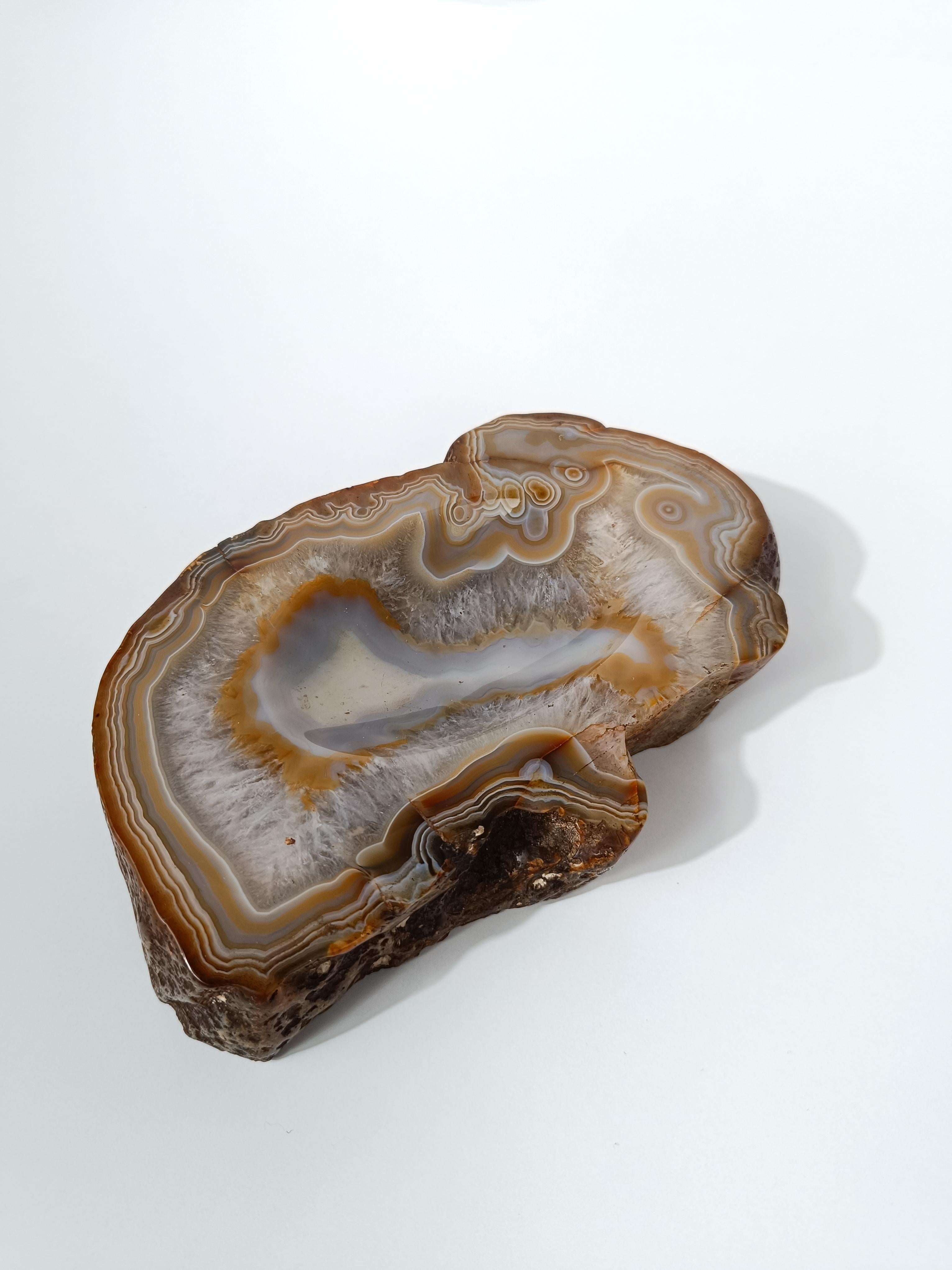Vintage Freeform Ashtray in Natural Carved Agate with Organic Rough Edges For Sale 7