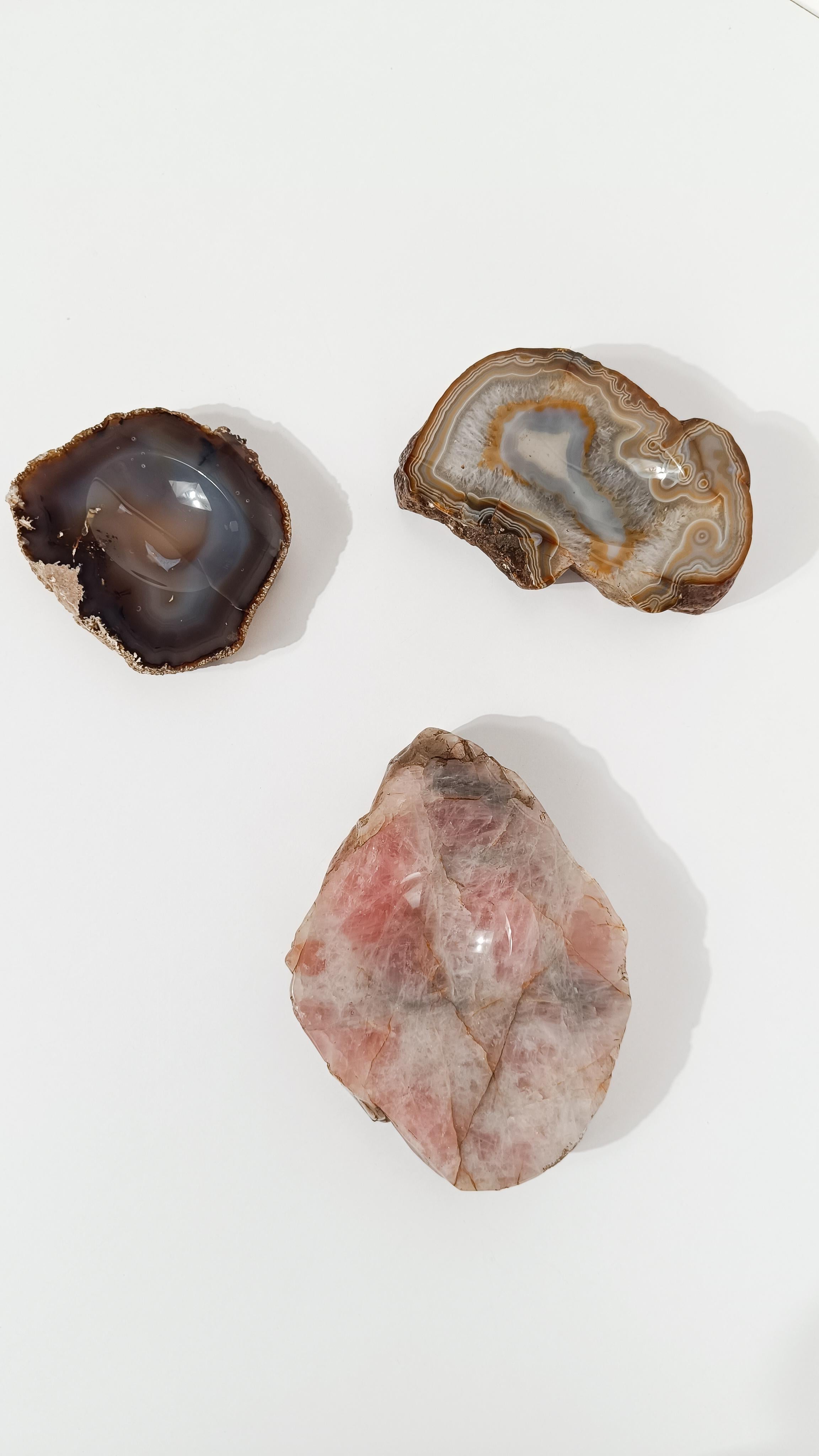 Vintage Freeform Ashtray in Natural Carved Agate with Organic Rough Edges For Sale 6
