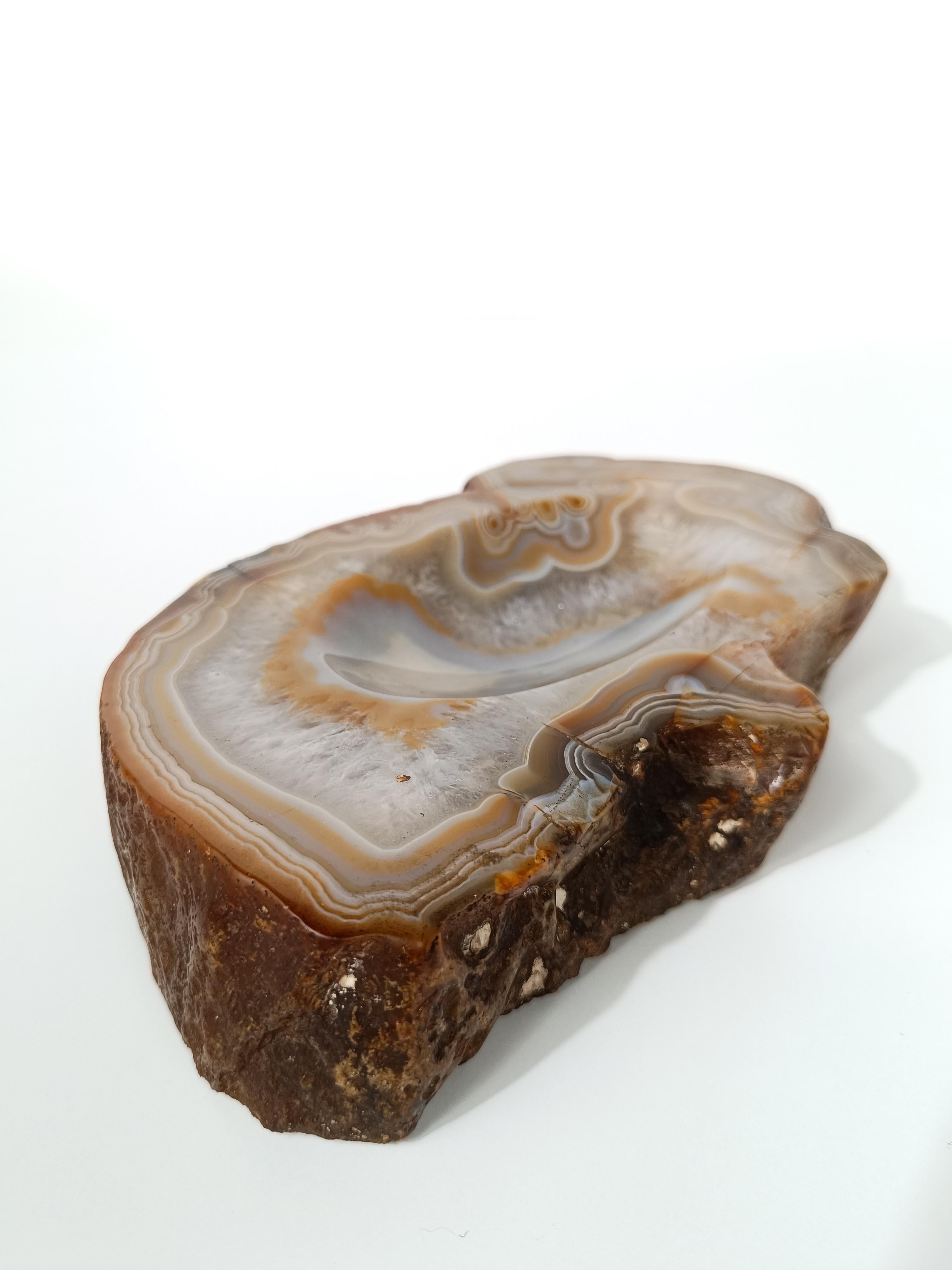Vintage Freeform Ashtray in Natural Carved Agate with Organic Rough Edges For Sale 4