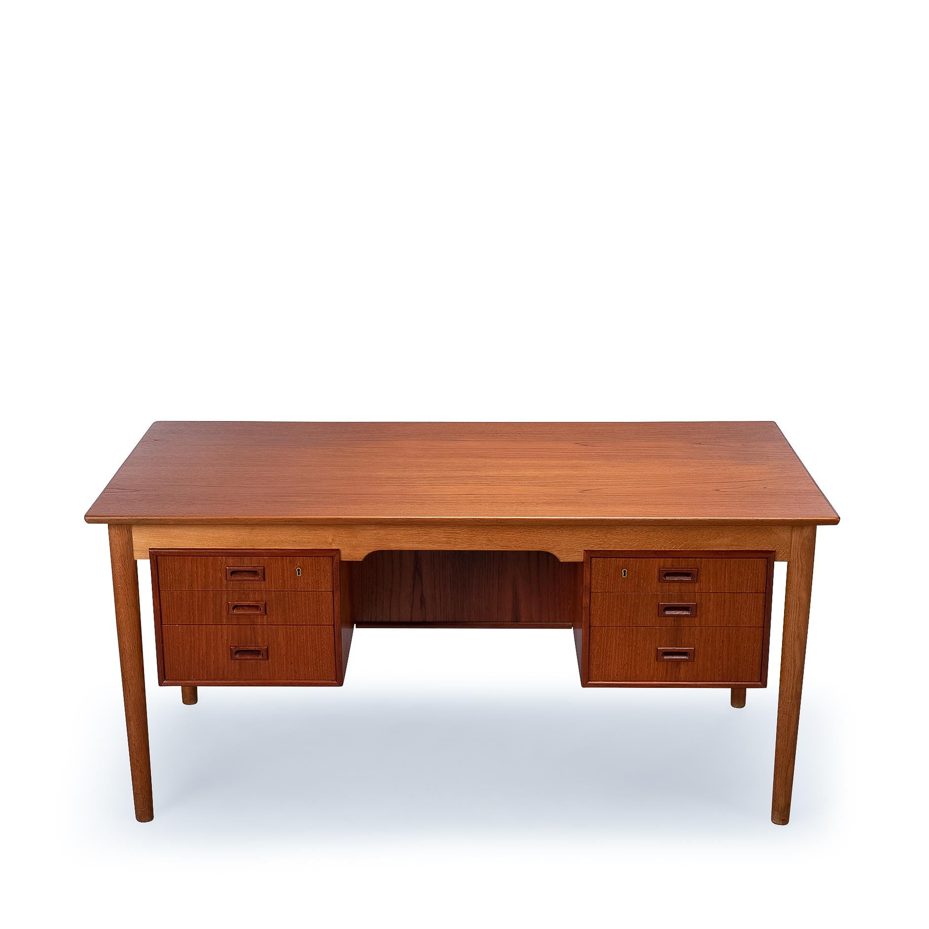 Vintage Freestanding Danish Design Desk in Teak with Oak, 1960s 5