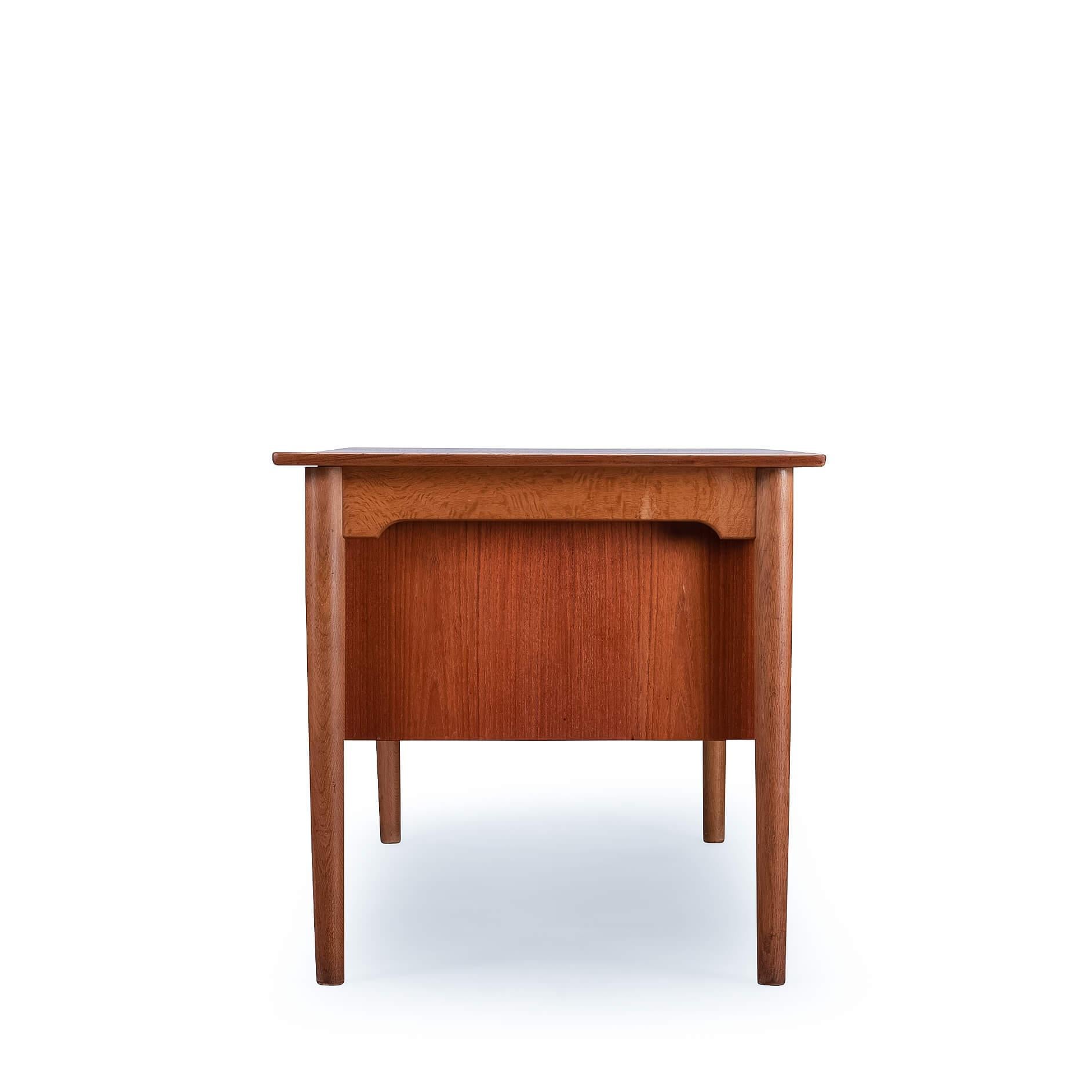 Vintage Freestanding Danish Design Desk in Teak with Oak, 1960s 7