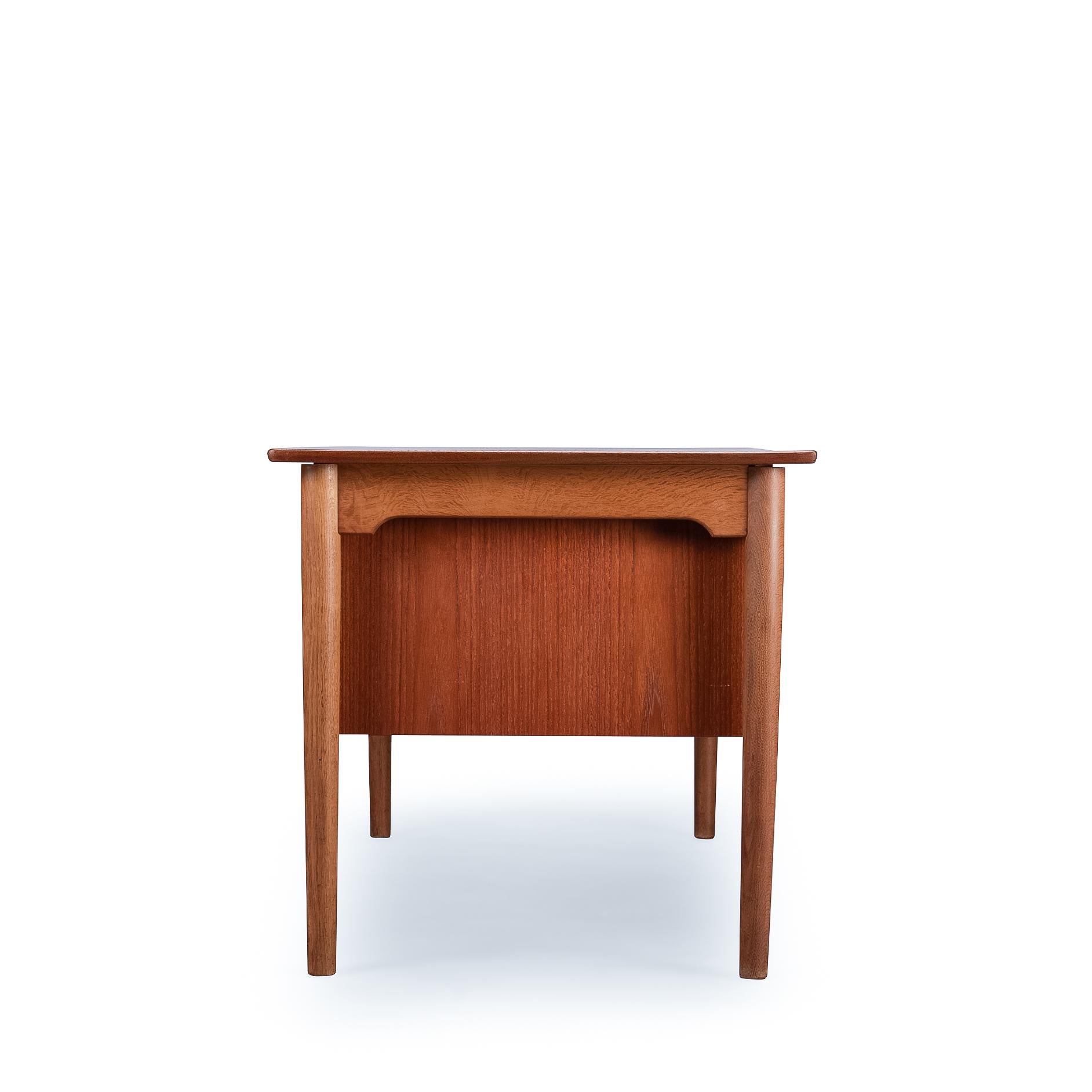 Vintage Freestanding Danish Design Desk in Teak with Oak, 1960s 9