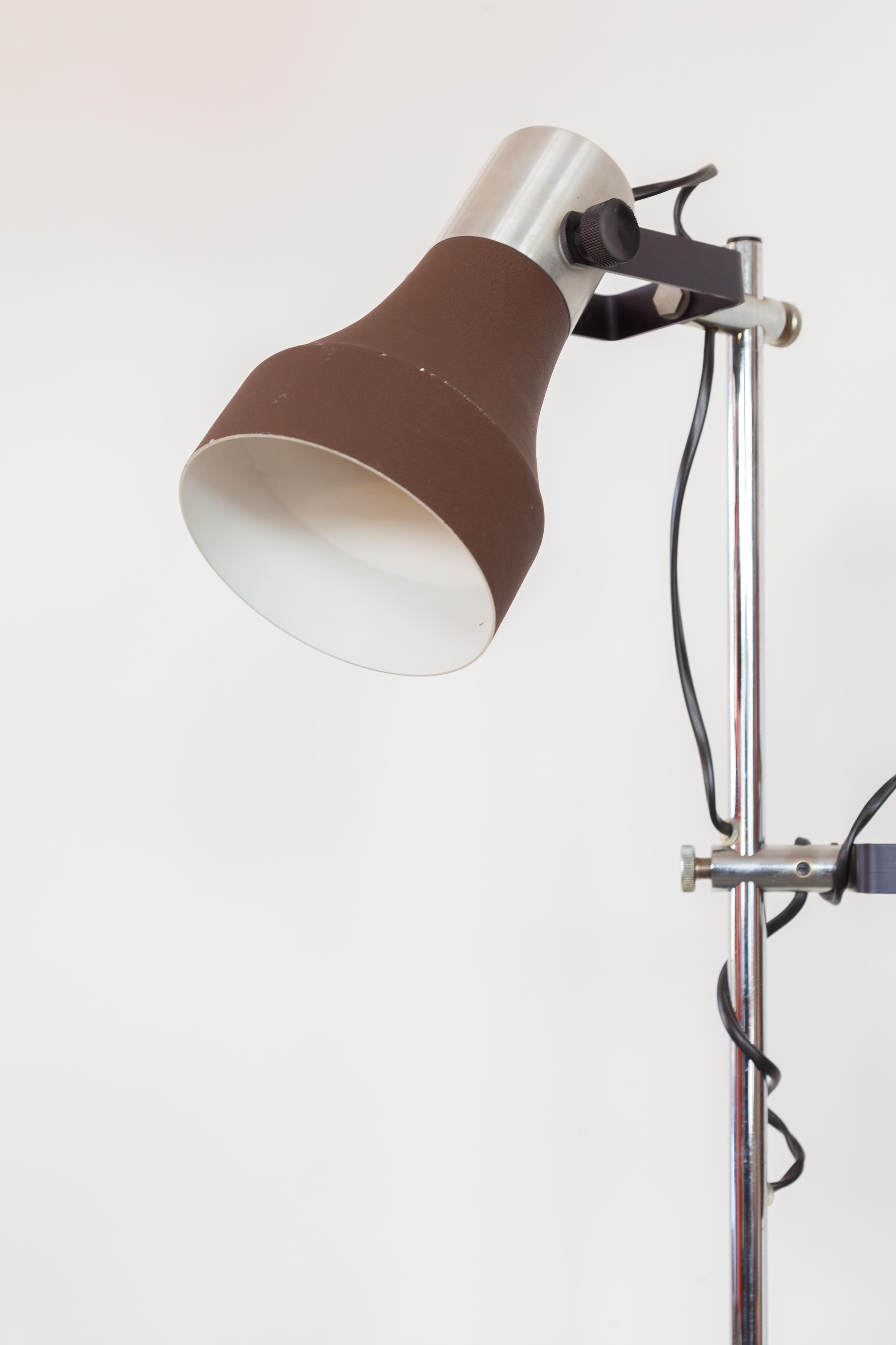 Vintage Freestanding Floor Lamp with Three Adjustable Spots In Good Condition In Antwerp, BE