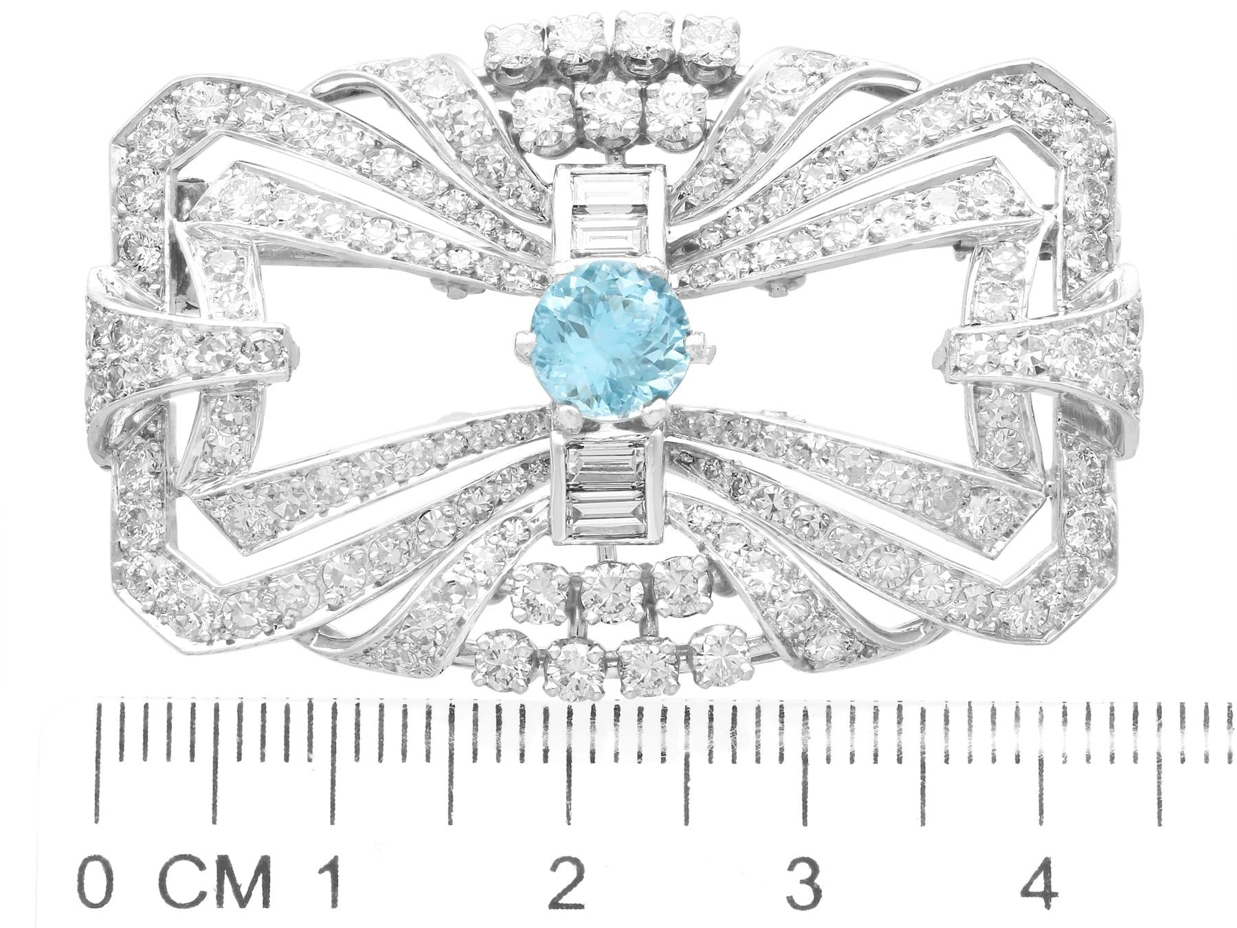Vintage French 1.05 Carat Aquamarine and 4.38 Carat Diamond and Platinum Brooch For Sale 2