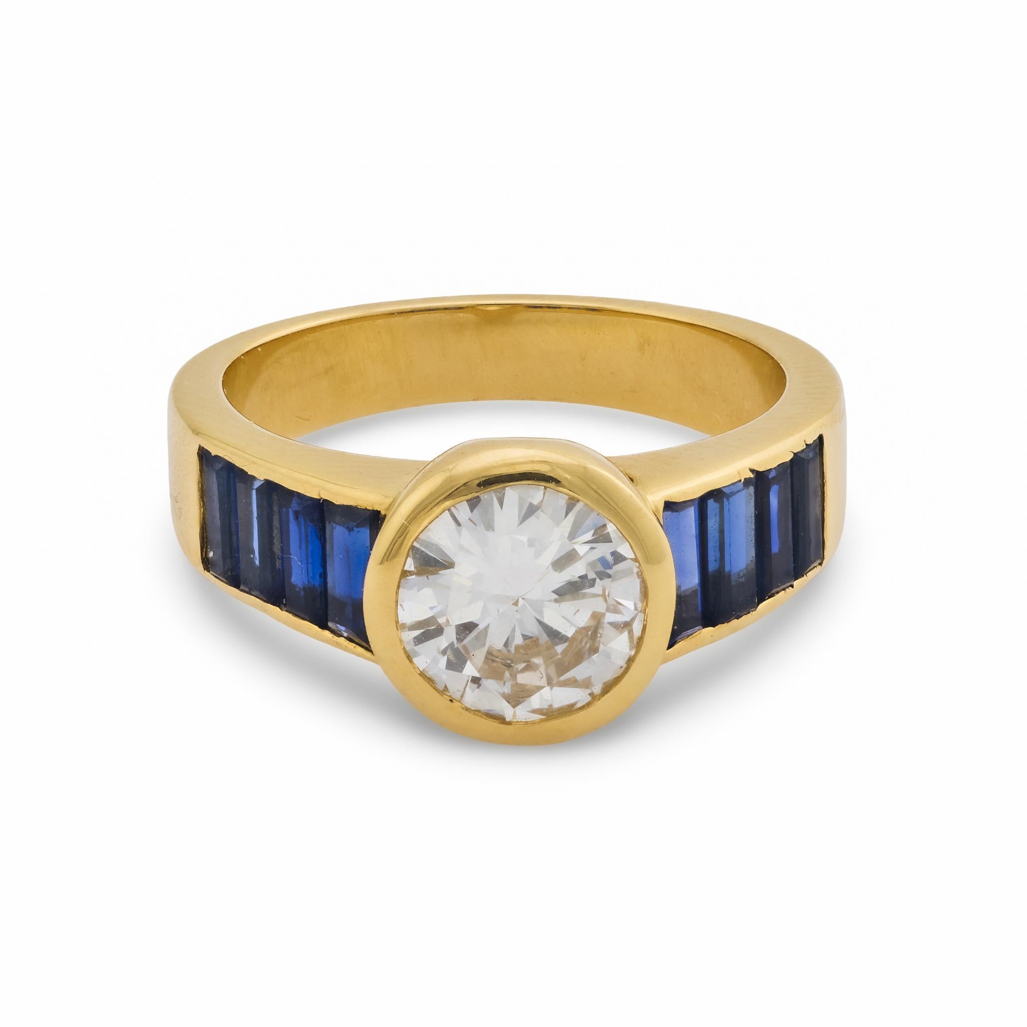 Moderno Anello di fidanzamento francese d'epoca con zaffiro e diamante da 1,20 carati in oro giallo 18k in vendita