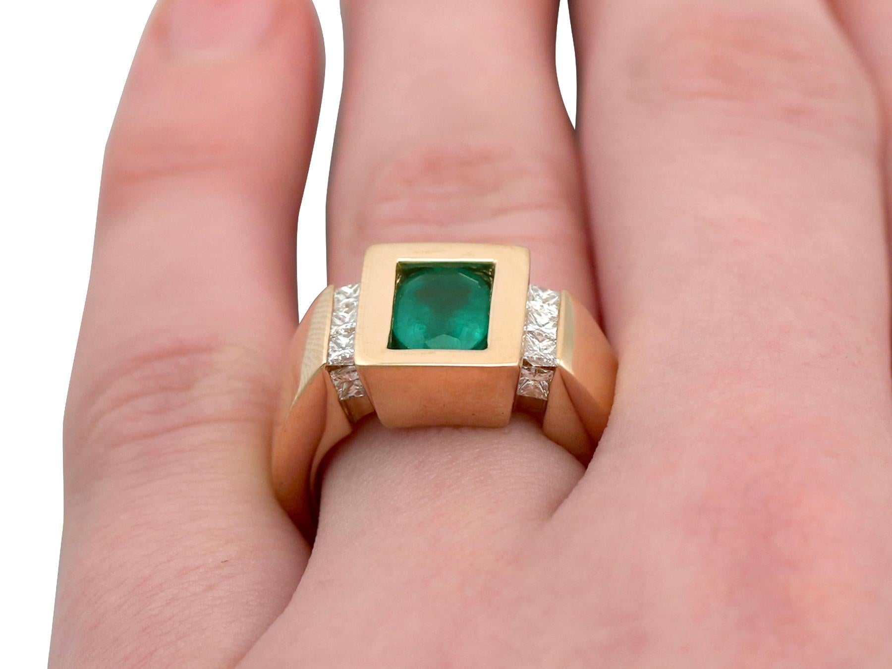 French 1.29 Carat Emerald and Diamond Yellow Gold Ring 5