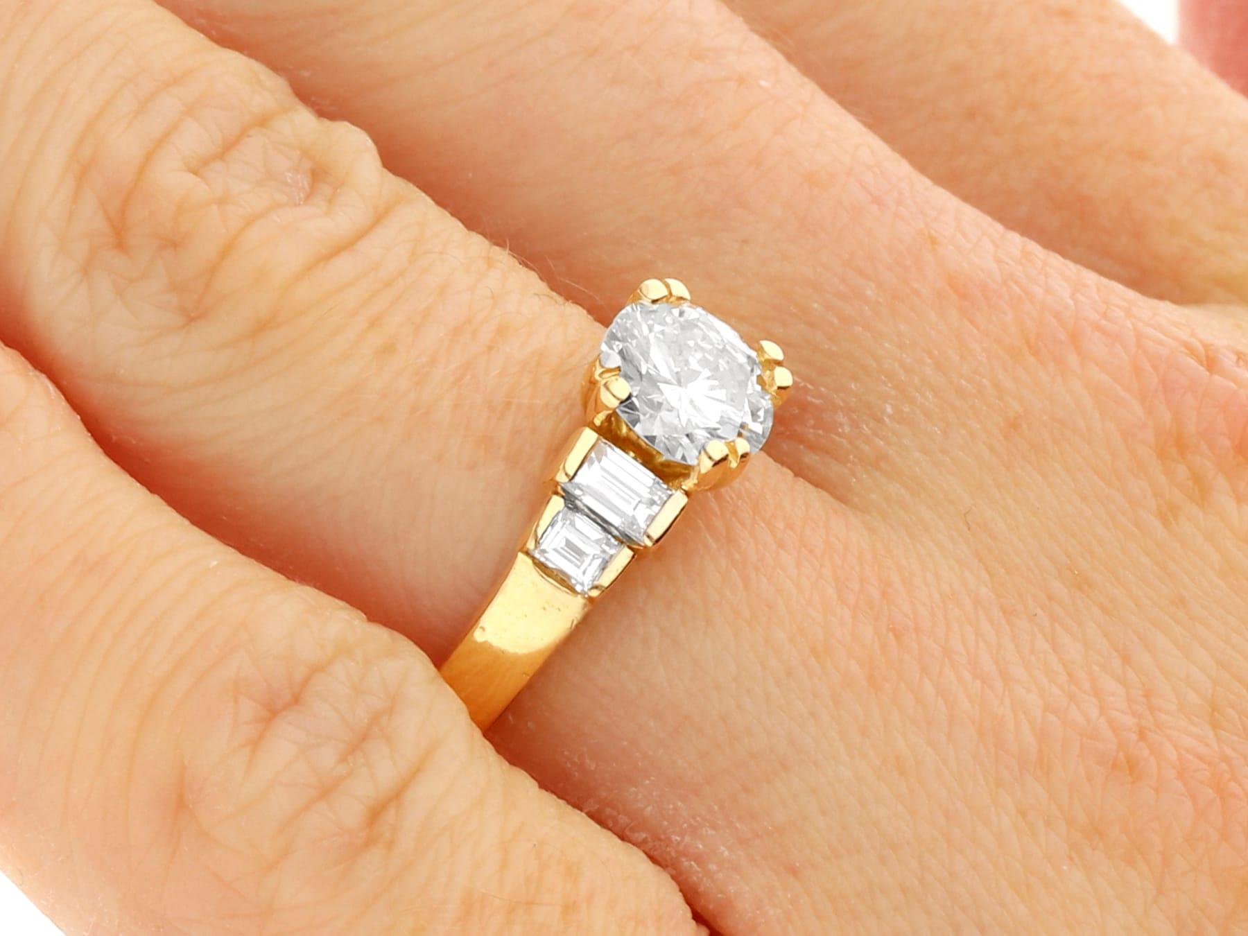 Anillo de compromiso solitario vintage francés de oro amarillo y diamantes de 1,38 quilates en venta 2