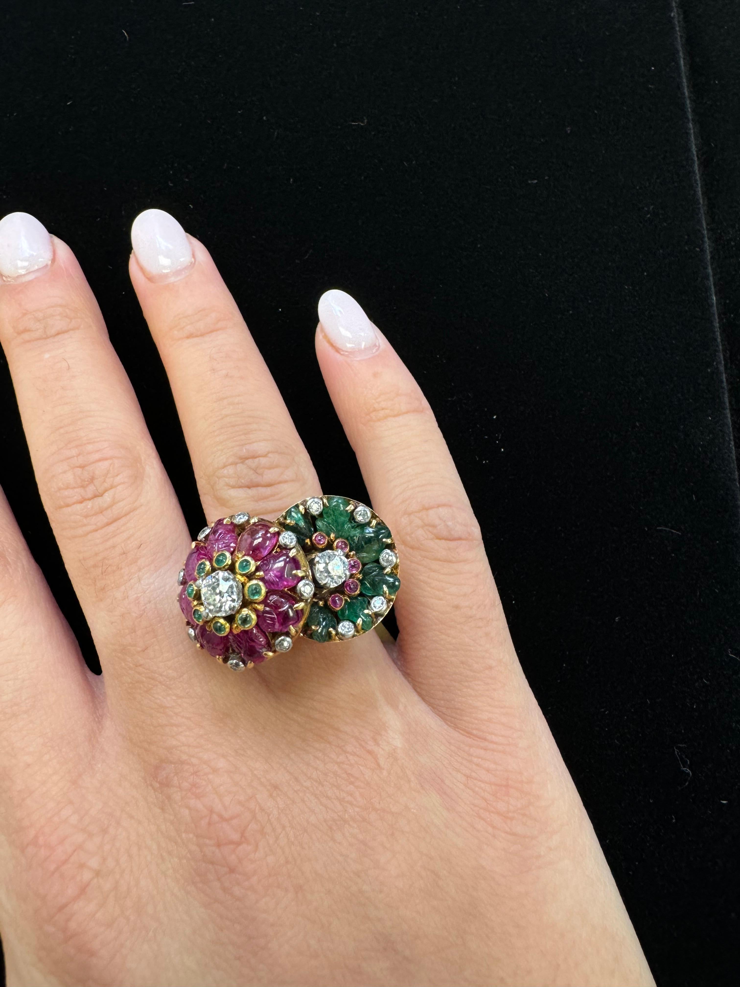 Vintage French 14K Yellow Gold Carved Emerald, Ruby & Diamond Double Flower Ring en vente 12