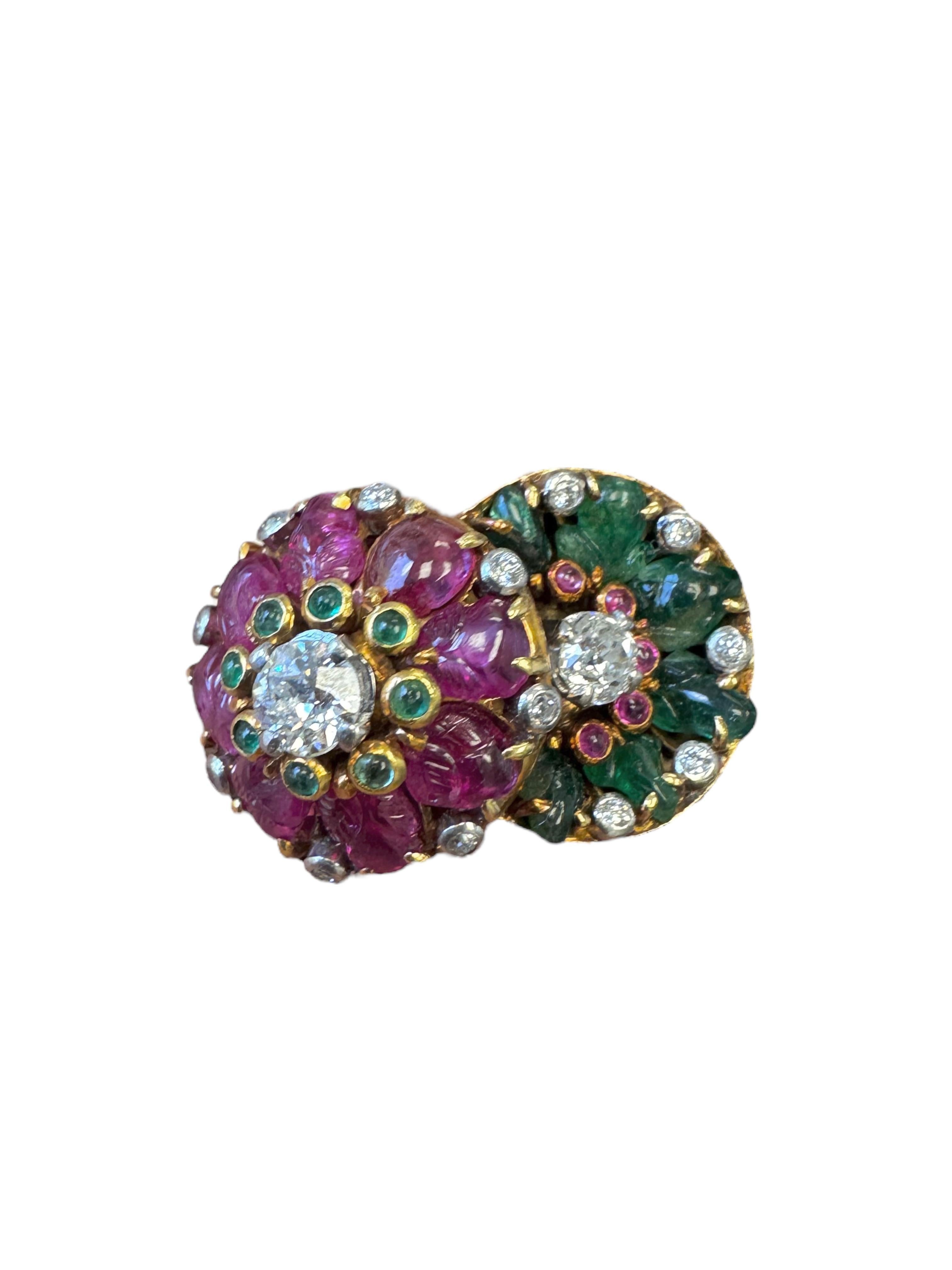 Taille brillant Vintage French 14K Yellow Gold Carved Emerald, Ruby & Diamond Double Flower Ring en vente