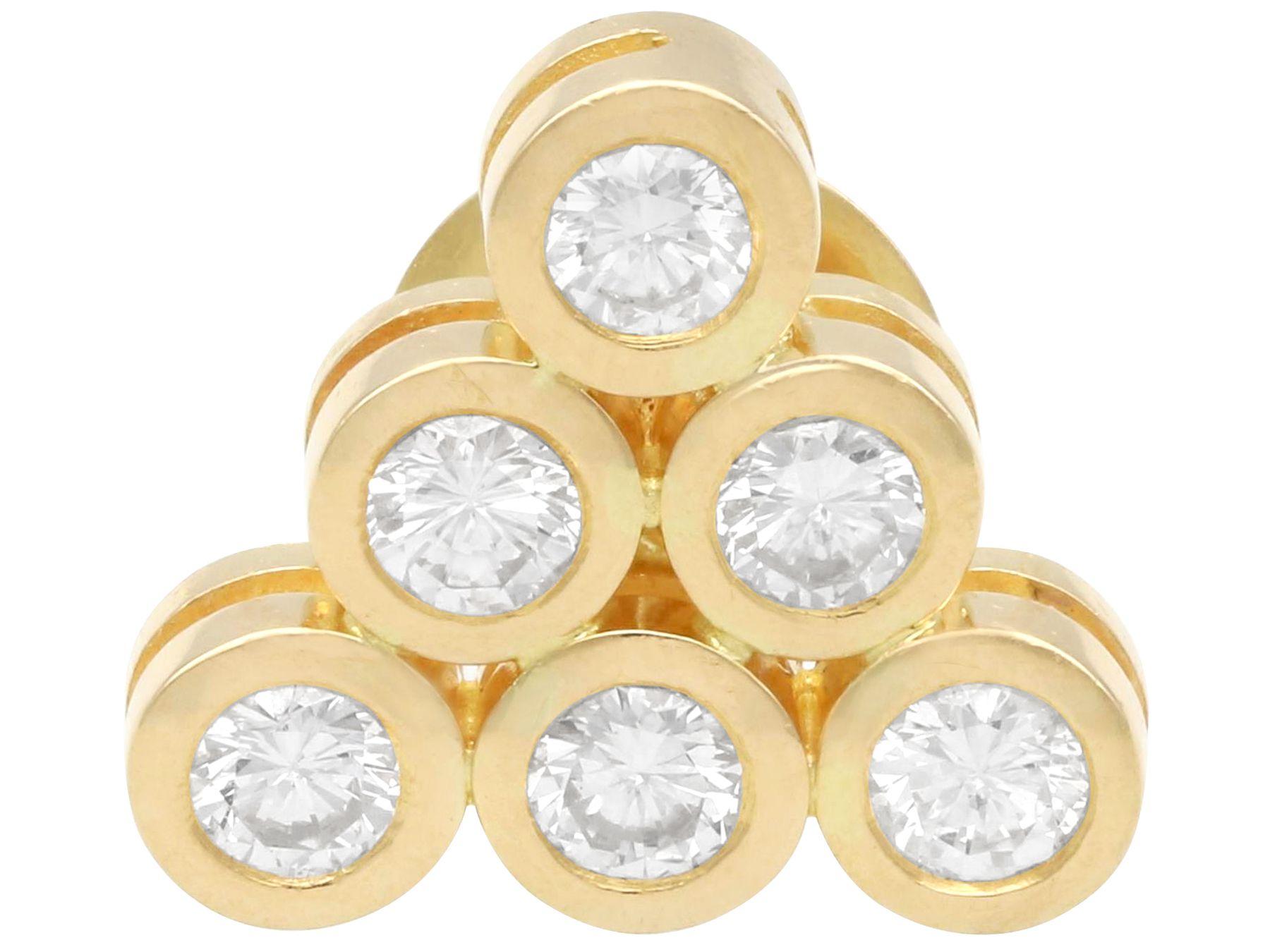 Französische dreieckige Vintage-Ohrringe aus Gelbgold mit 1,56 Karat Diamanten (Rundschliff) im Angebot