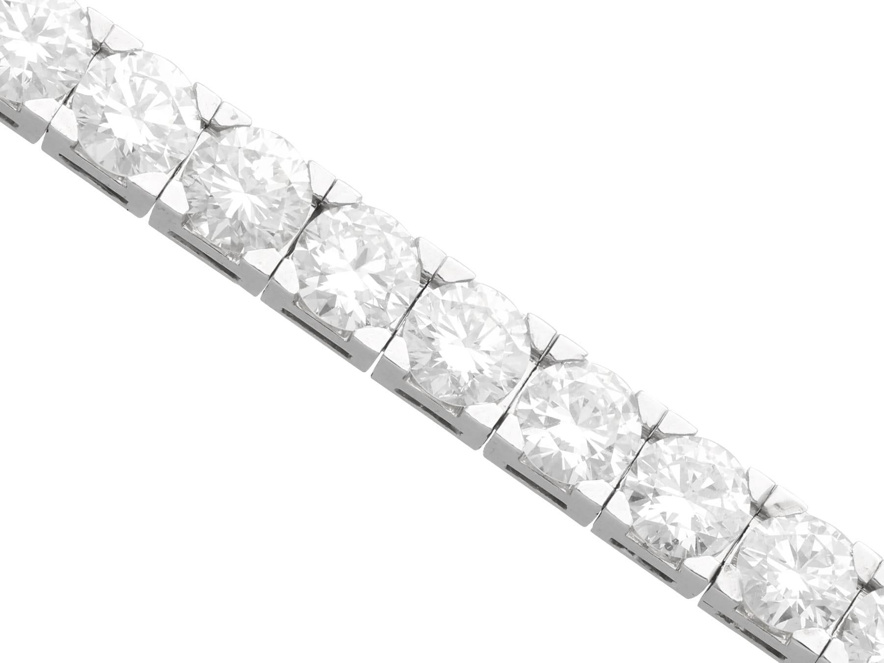 Vintage French 16.75Ct Diamond and Platinum Bracelet Circa 1950 In Excellent Condition For Sale In Jesmond, Newcastle Upon Tyne
