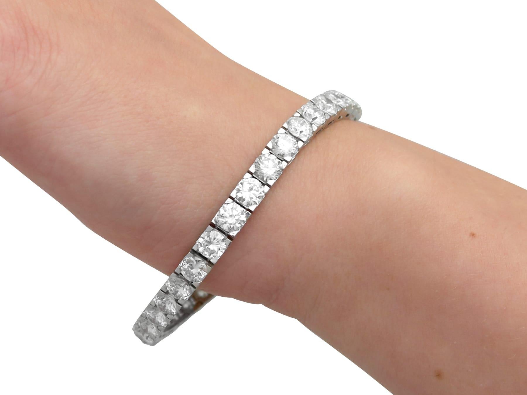 Vintage French 16.75Ct Diamond and Platinum Bracelet Circa 1950 For Sale 4