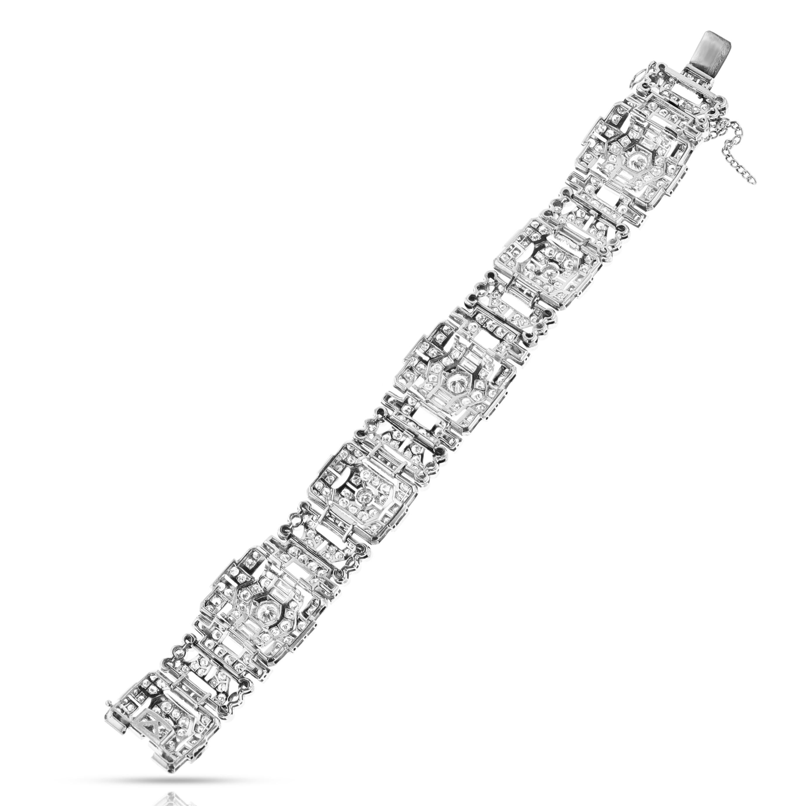 Mixed Cut Vintage French 17 carats Diamond Bracelet, Platinum For Sale