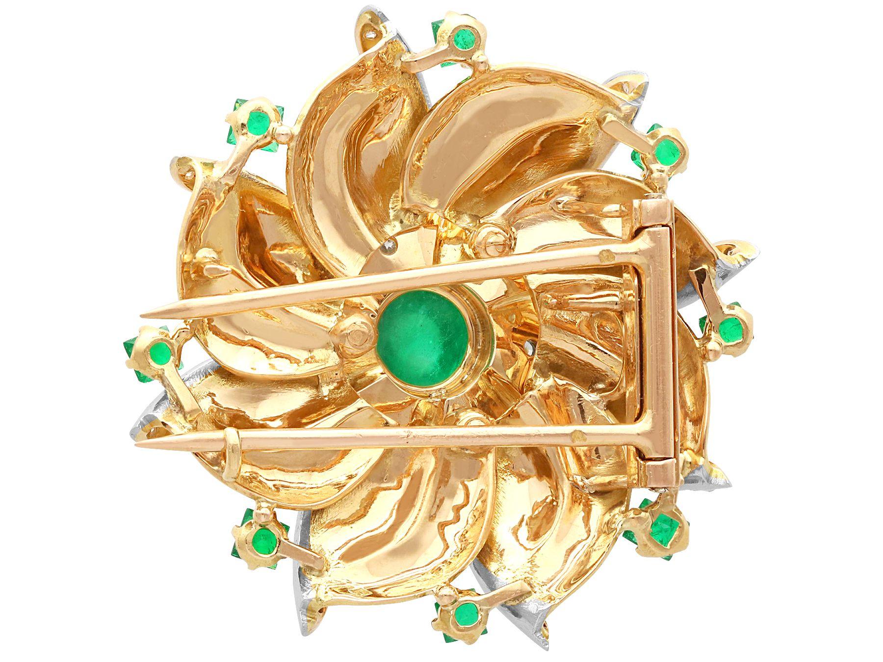 Square Cut Vintage French 1.70 Carat Emerald Diamond 18K Yellow Gold Brooch For Sale