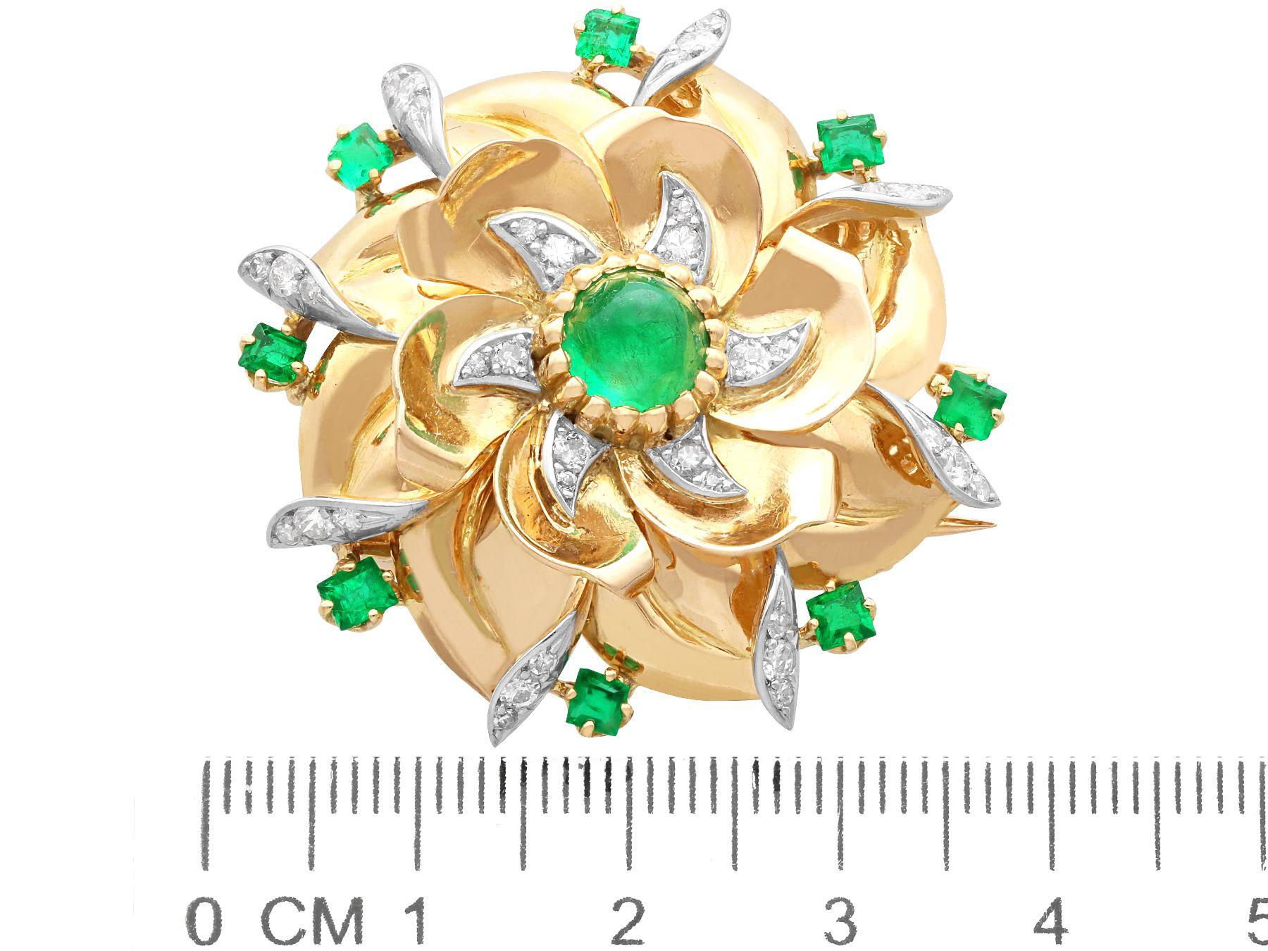 Women's or Men's Vintage French 1.70 Carat Emerald Diamond 18K Yellow Gold Brooch For Sale