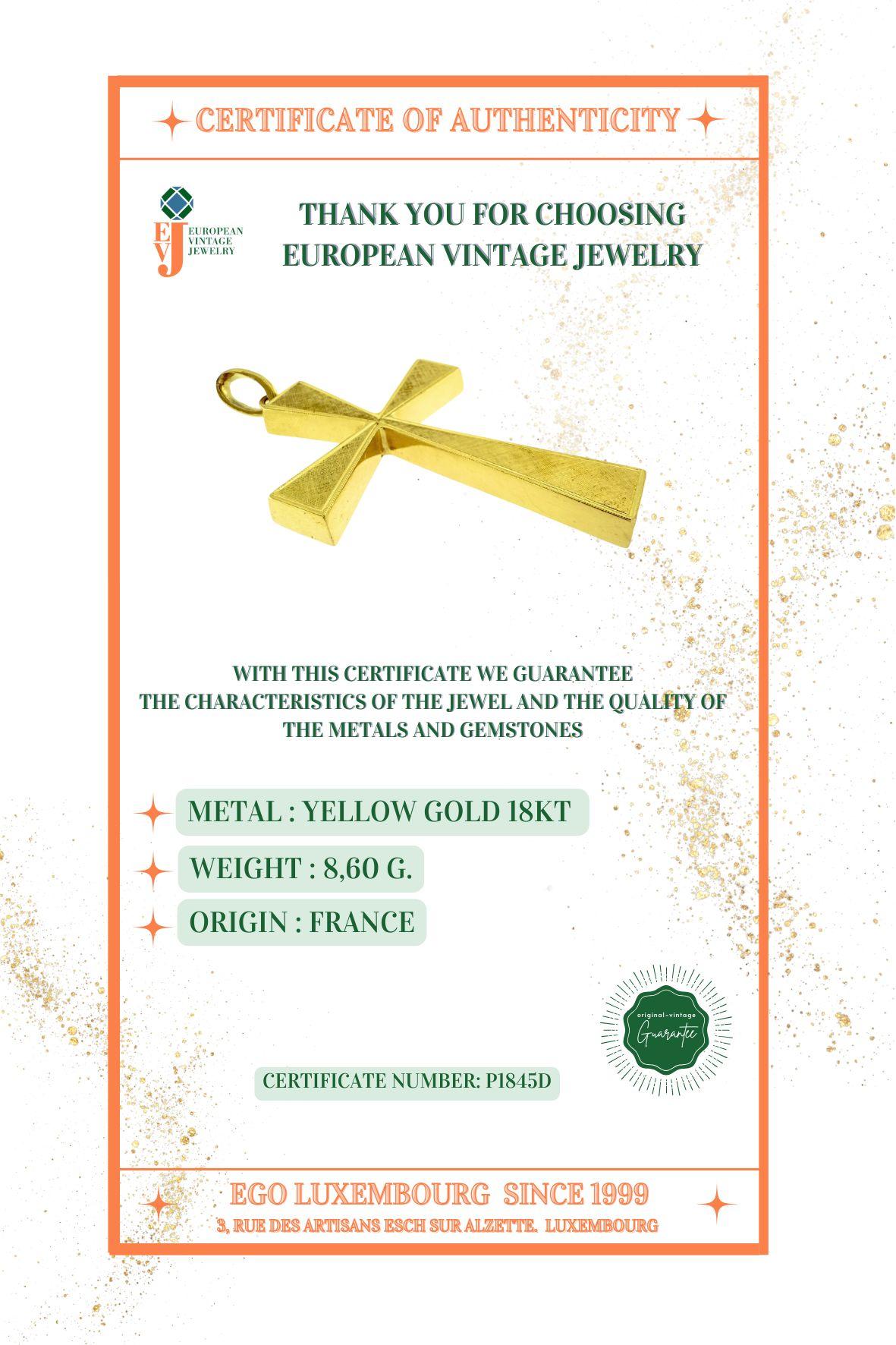 Vintage French 18 karat Yellow Gold Cross For Sale 6