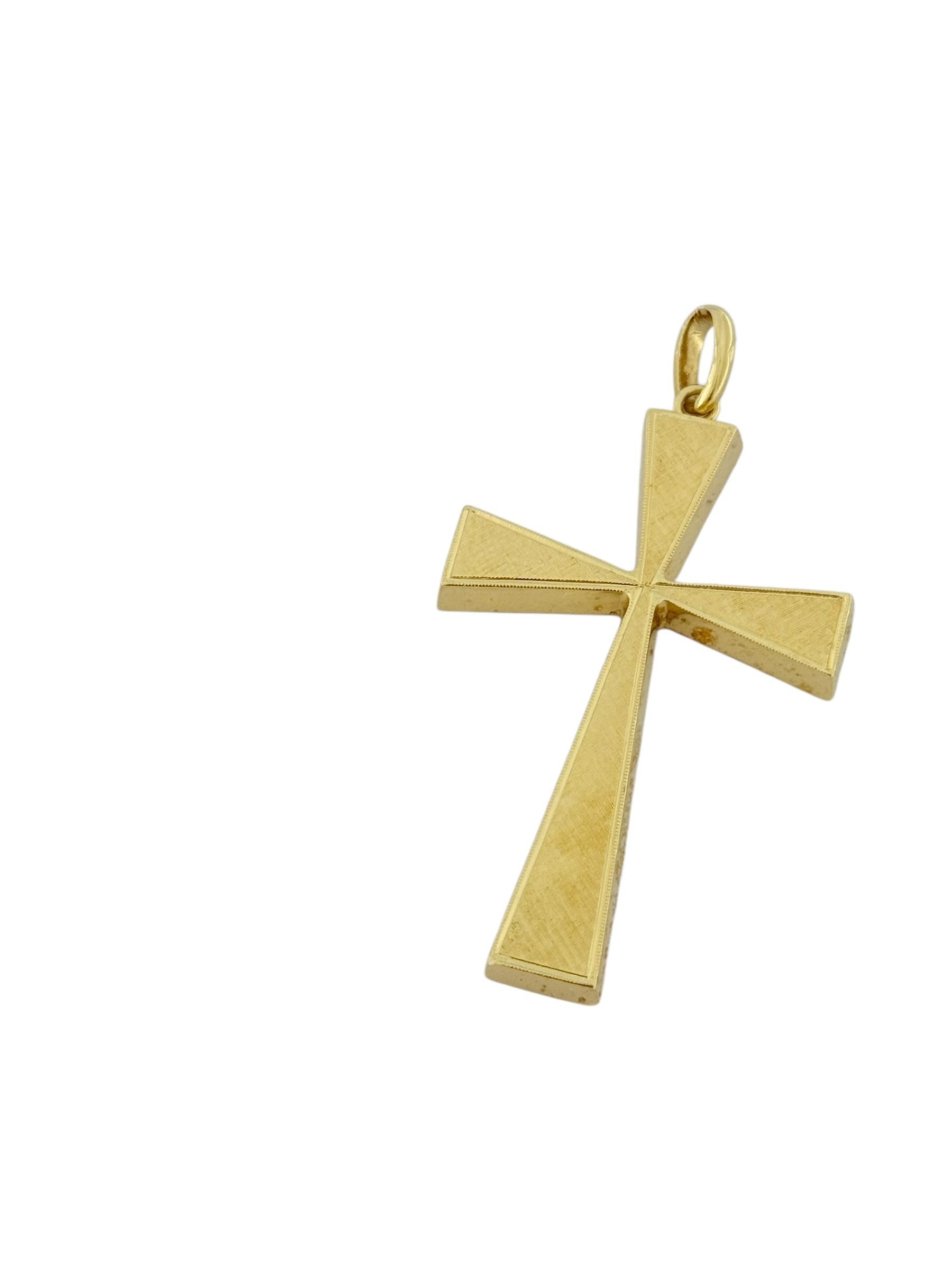 Artisan Vintage French 18 karat Yellow Gold Cross For Sale