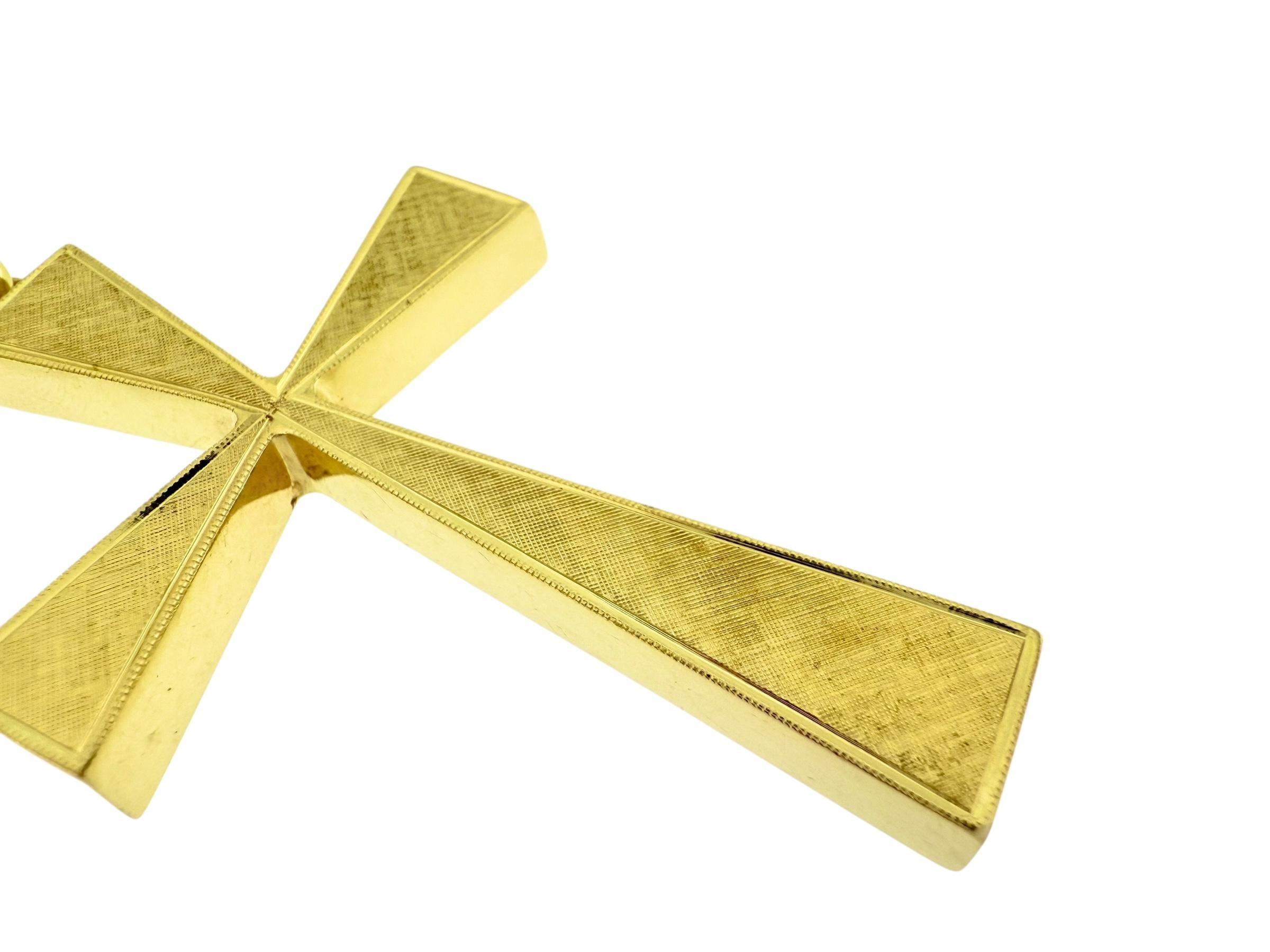 Women's or Men's Vintage French 18 karat Yellow Gold Cross For Sale