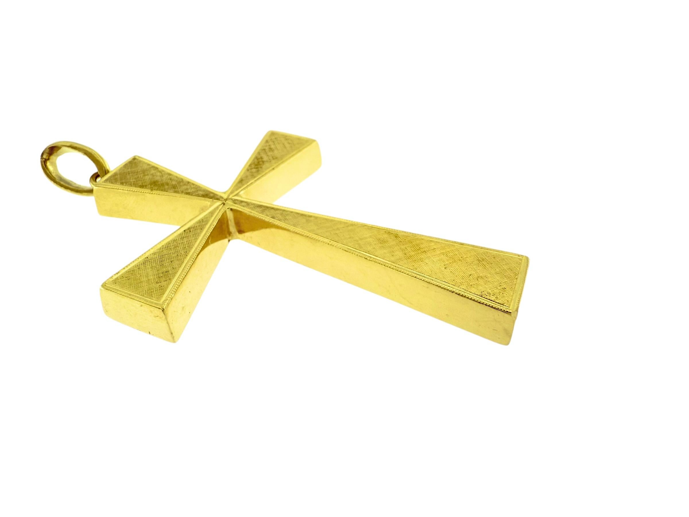 Vintage French 18 karat Yellow Gold Cross For Sale 1