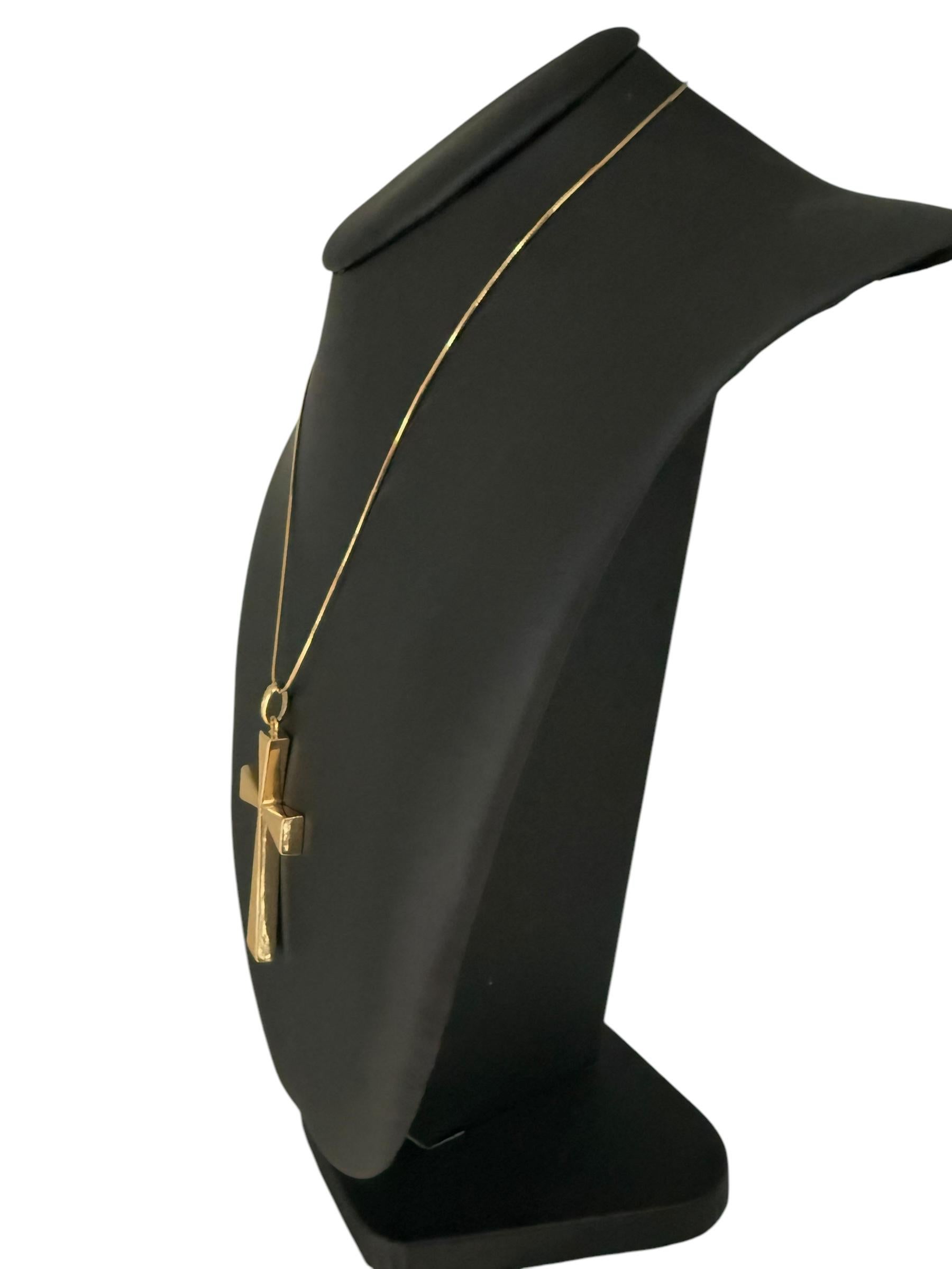 Vintage French 18 karat Yellow Gold Cross For Sale 4
