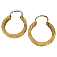 Vintage French 18 Karat Yellow Gold Lever Back Ridged Hoop Earrings