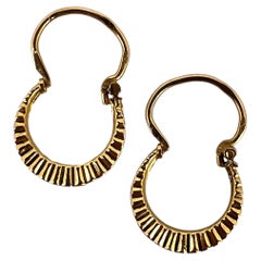 Boucles d'oreilles vintage en or jaune 18 carats à levier et à crête
