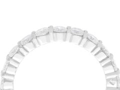 Bague d'éternité française vintage en or blanc et diamants de 1.89 carat