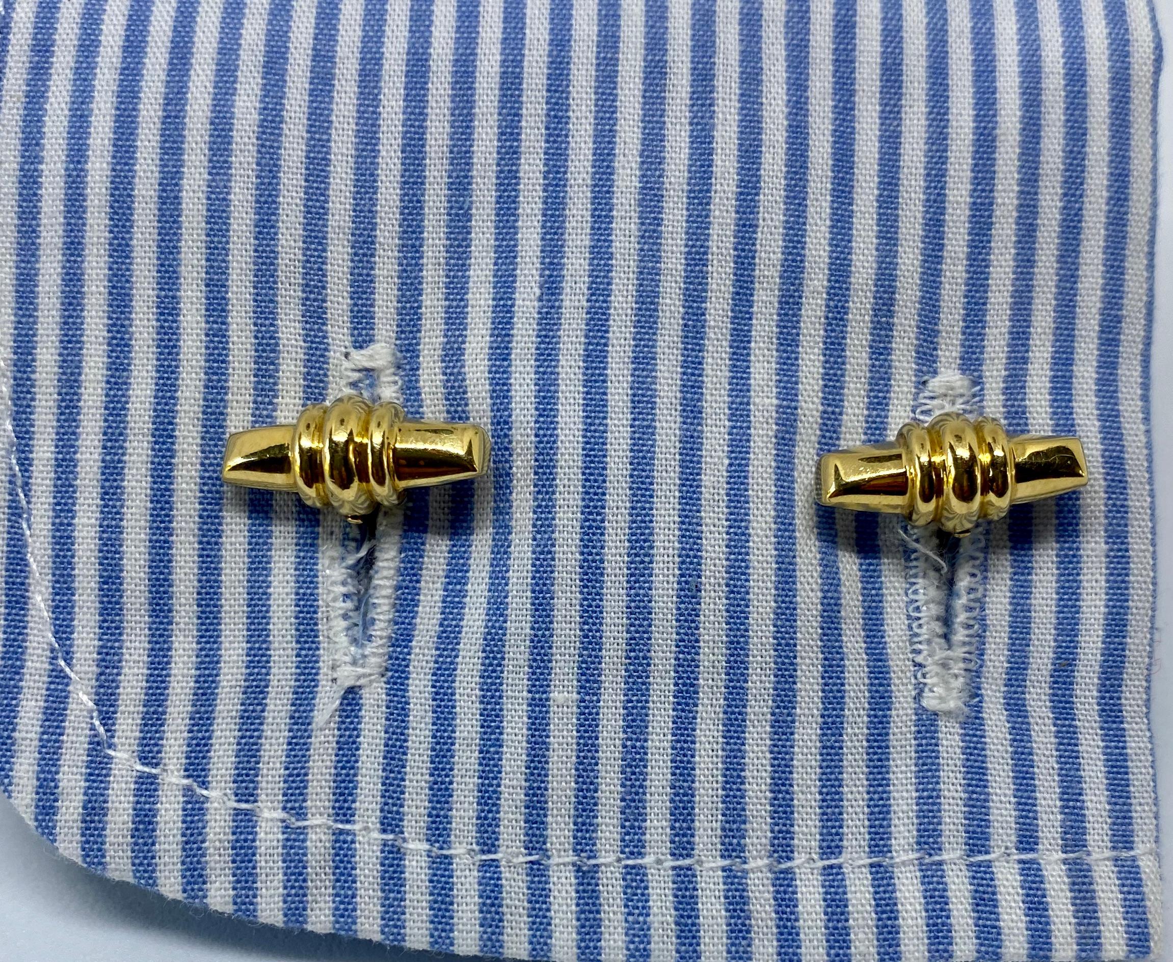 Vintage French 18 Karat and Malachite Cufflinks by Alfred Dunhill In Good Condition For Sale In San Rafael, CA