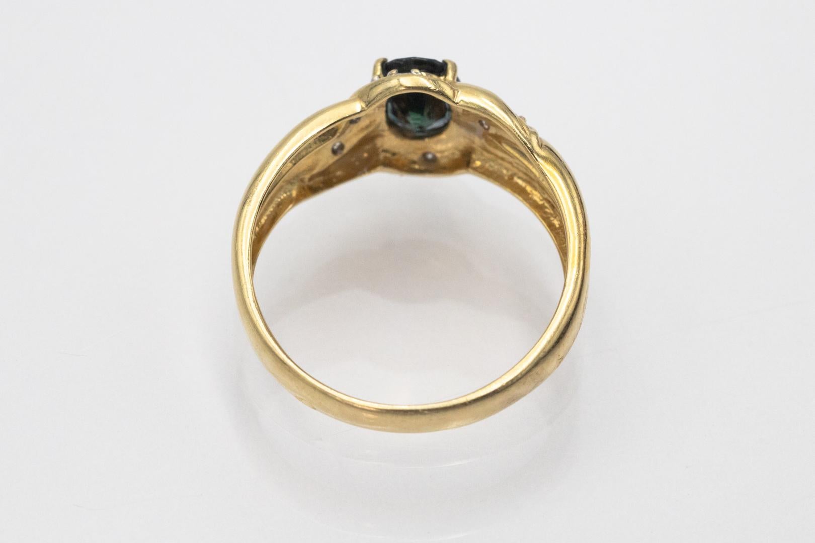 Bague vintage française en or 18k avec saphir et diamants. en vente 2