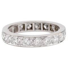 Anillo de la eternidad vintage francés de oro blanco de 18 quilates con diamantes