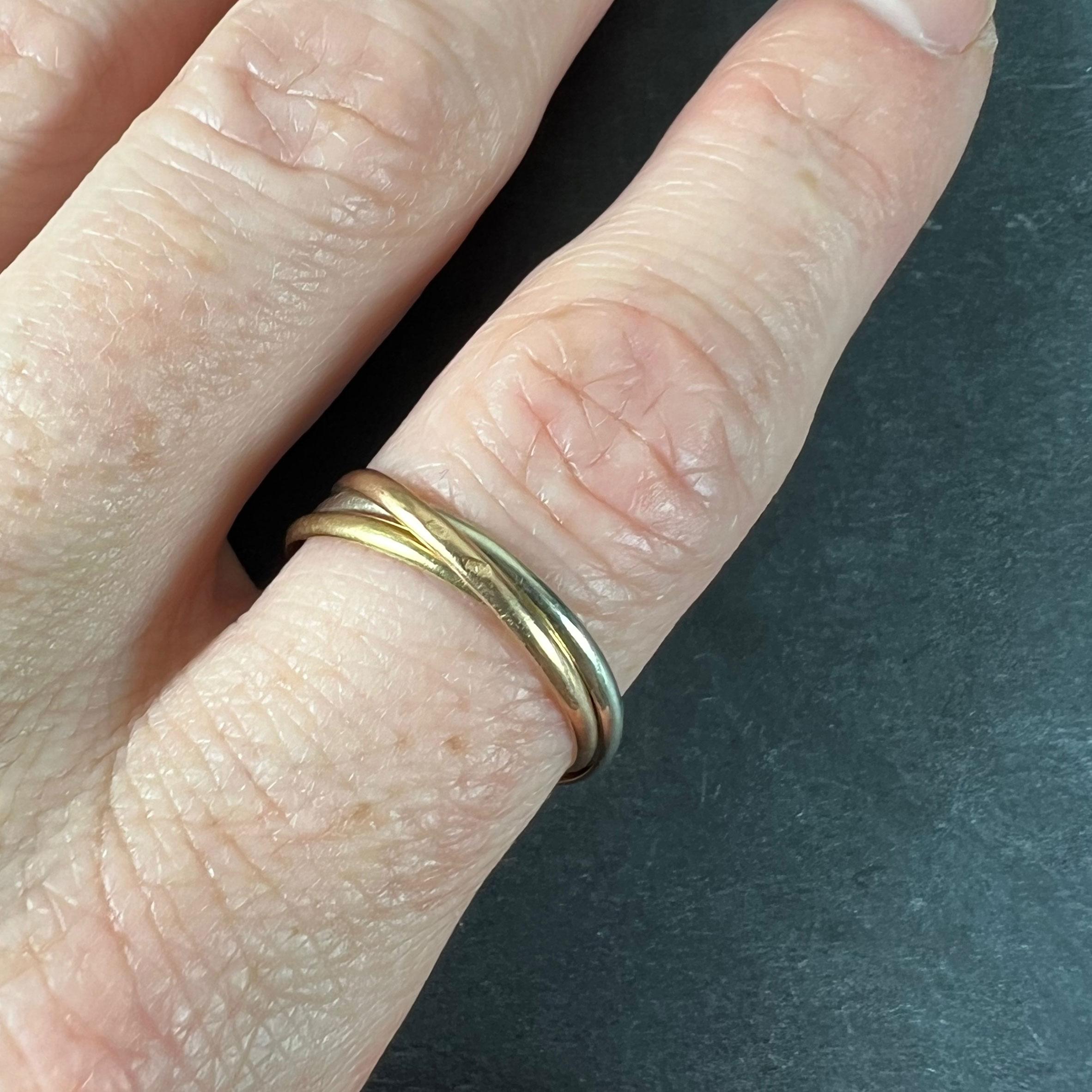 Vintage French 18K White Rose Yellow Gold Trinity Russian Wedding Ring en vente 4