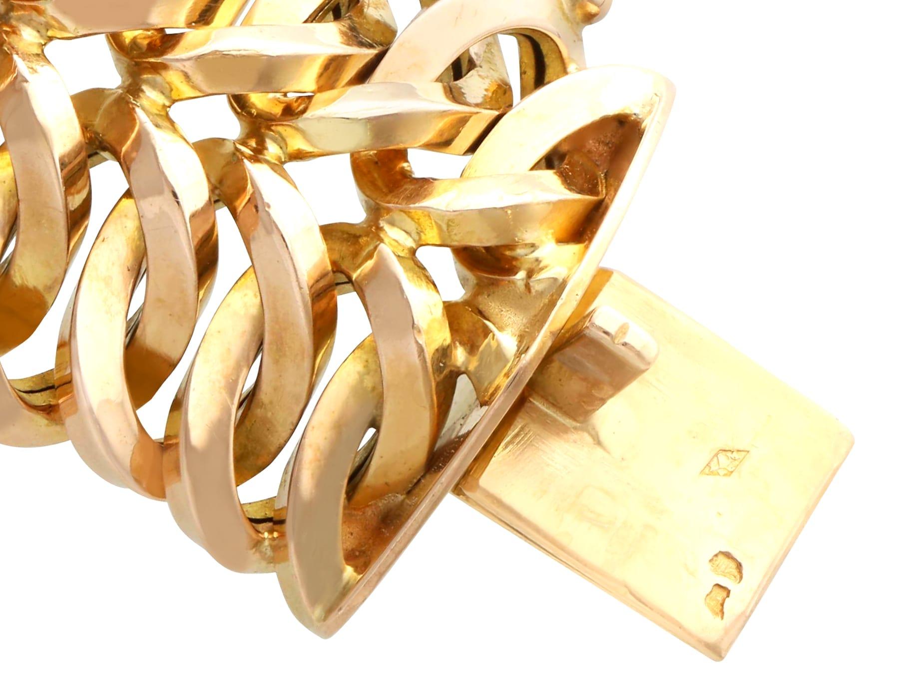 1960s French 18k Yellow Gold Bracelet For Sale 6