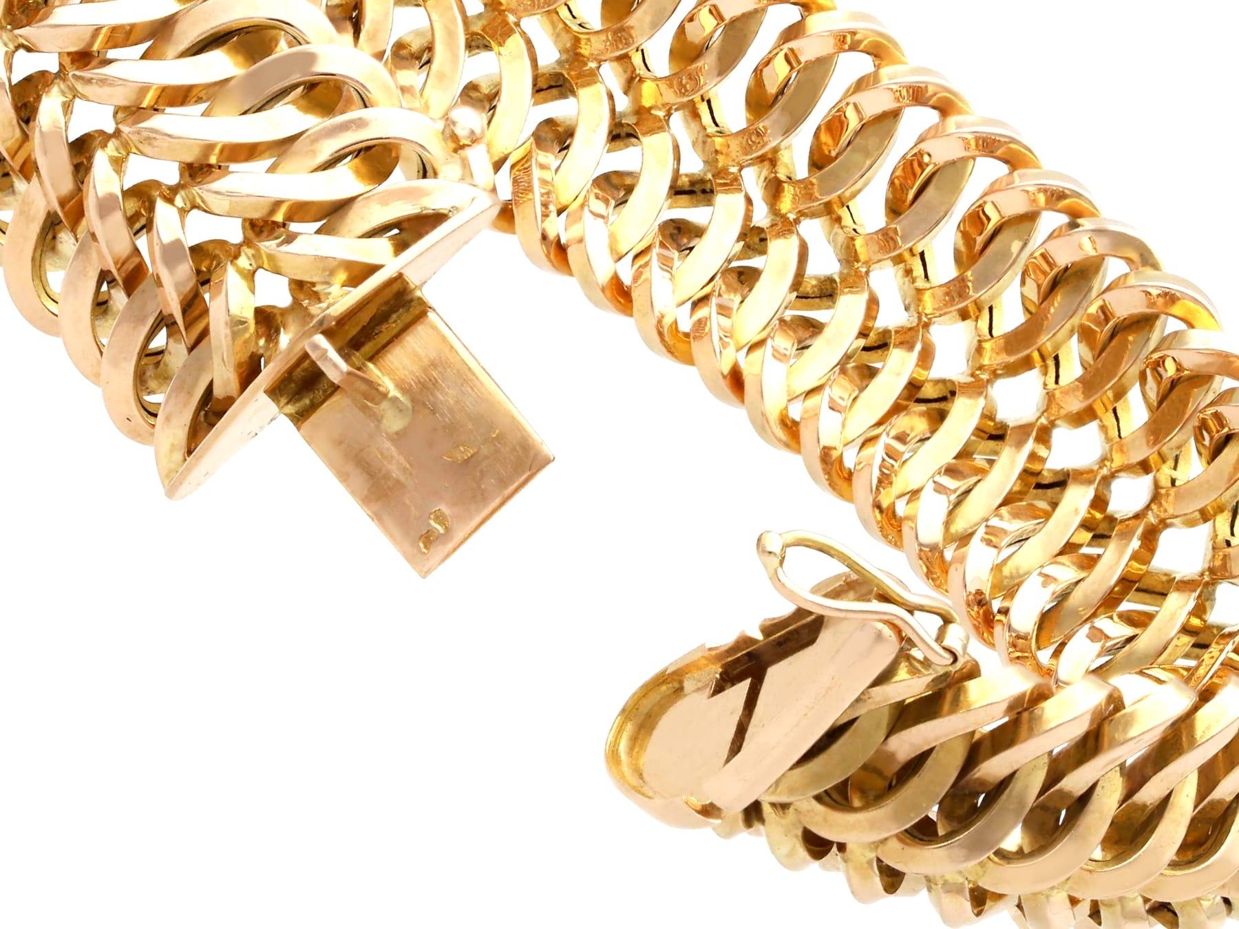 Vintage French 18k Yellow Gold Bracelet Circa 1960 For Sale 5