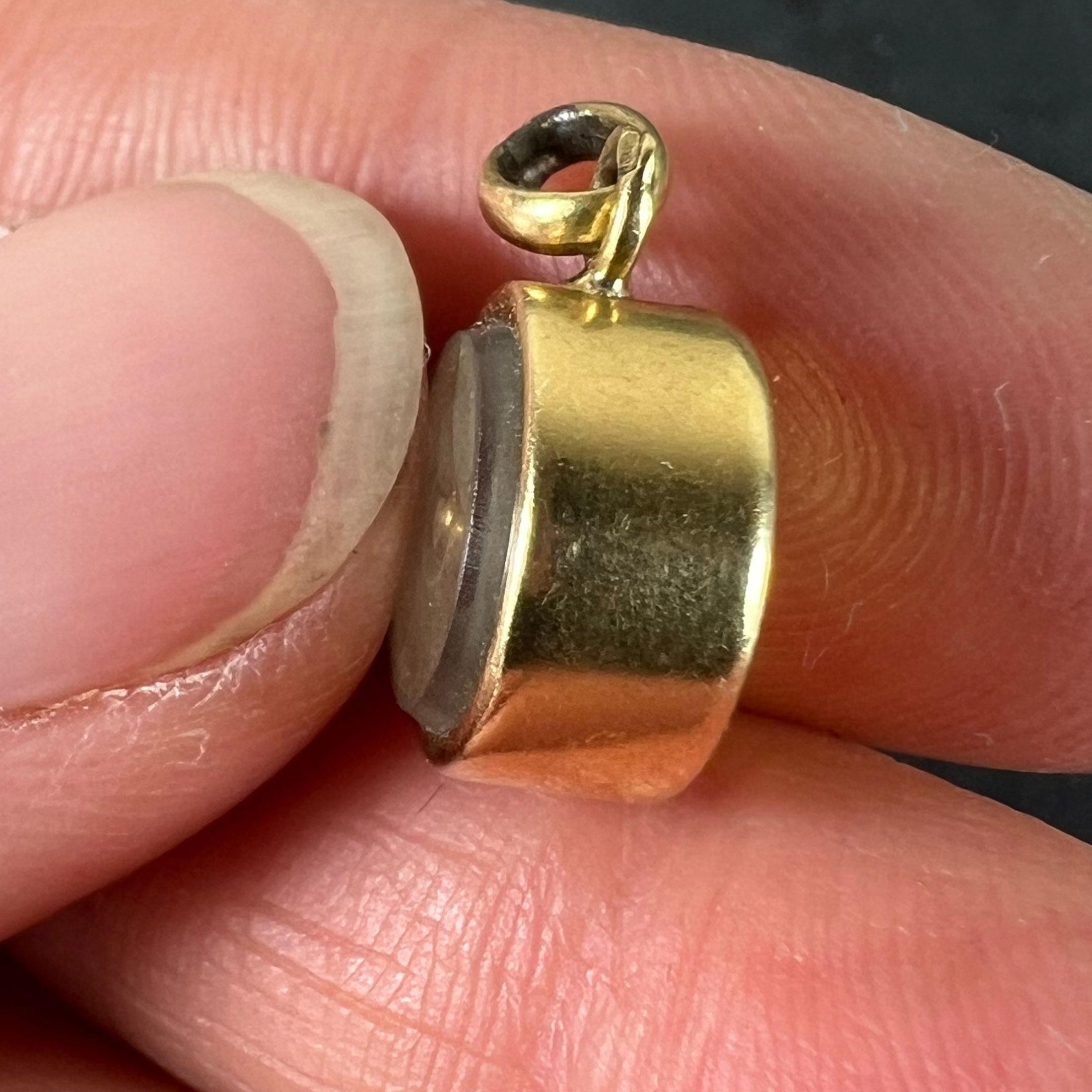 Vintage French 18K Yellow Gold Compass Charm Pendant For Sale 3
