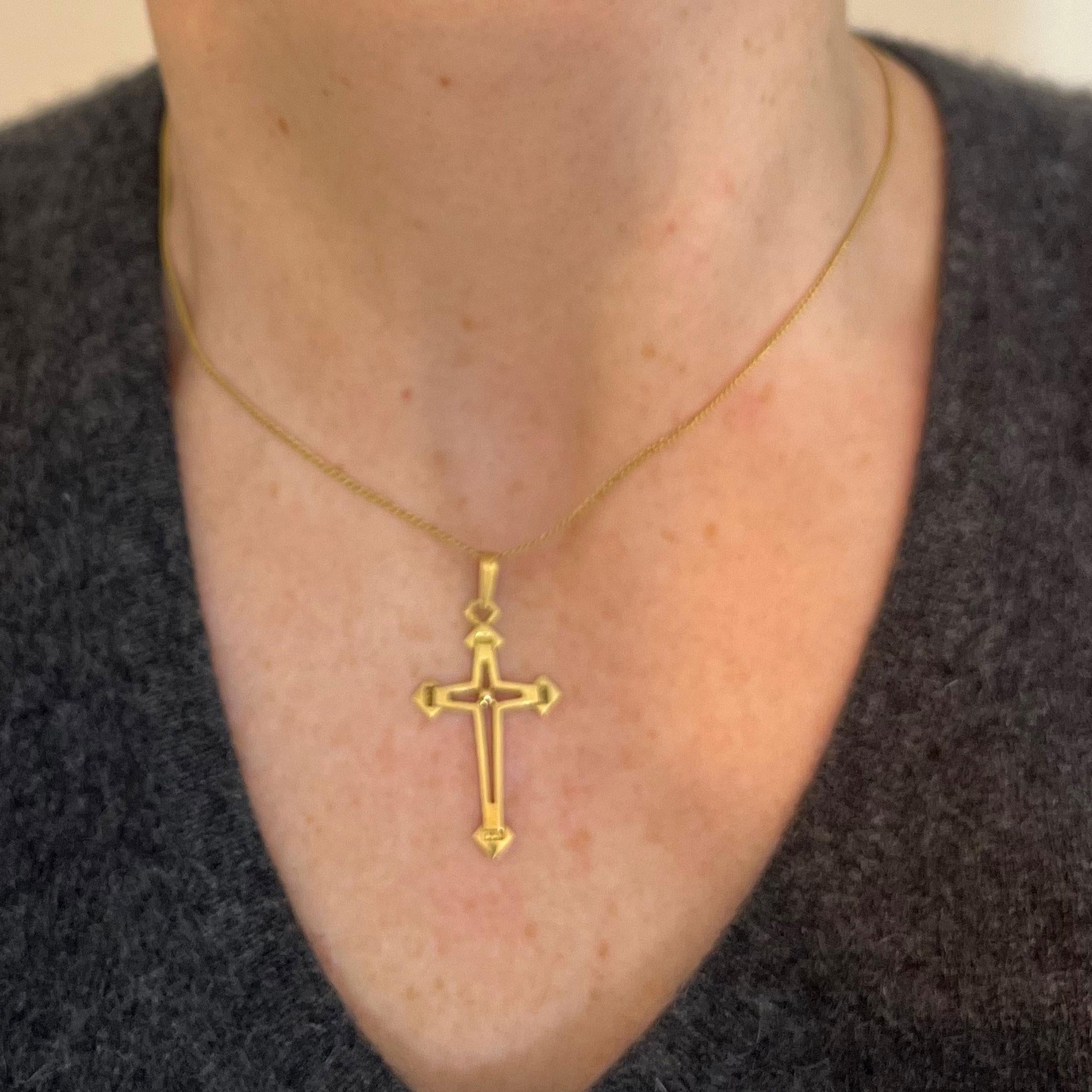 Women's or Men's Vintage French 18K Yellow Gold Cross Pendant For Sale