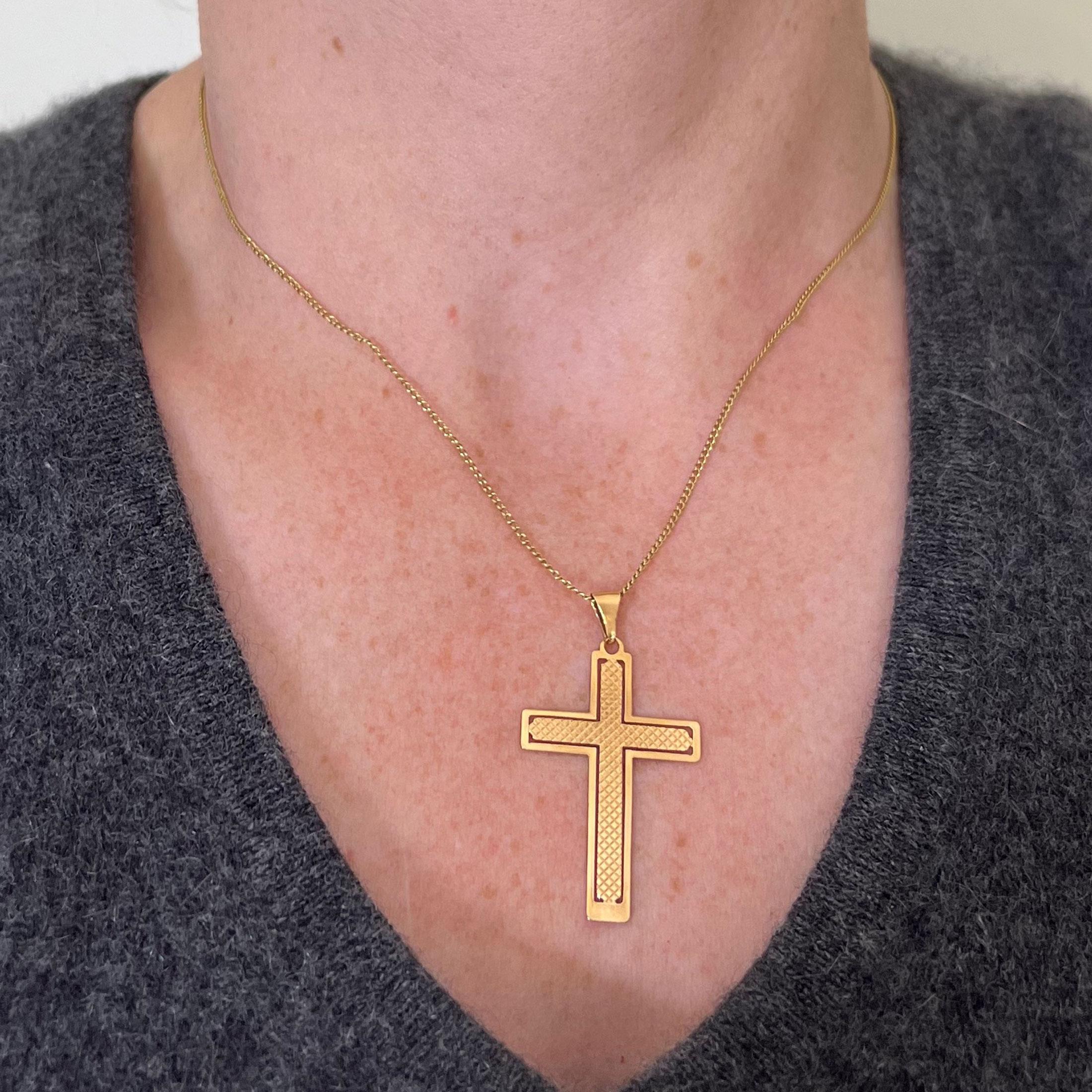 Women's or Men's Vintage French 18K Yellow Gold Cross Pendant For Sale