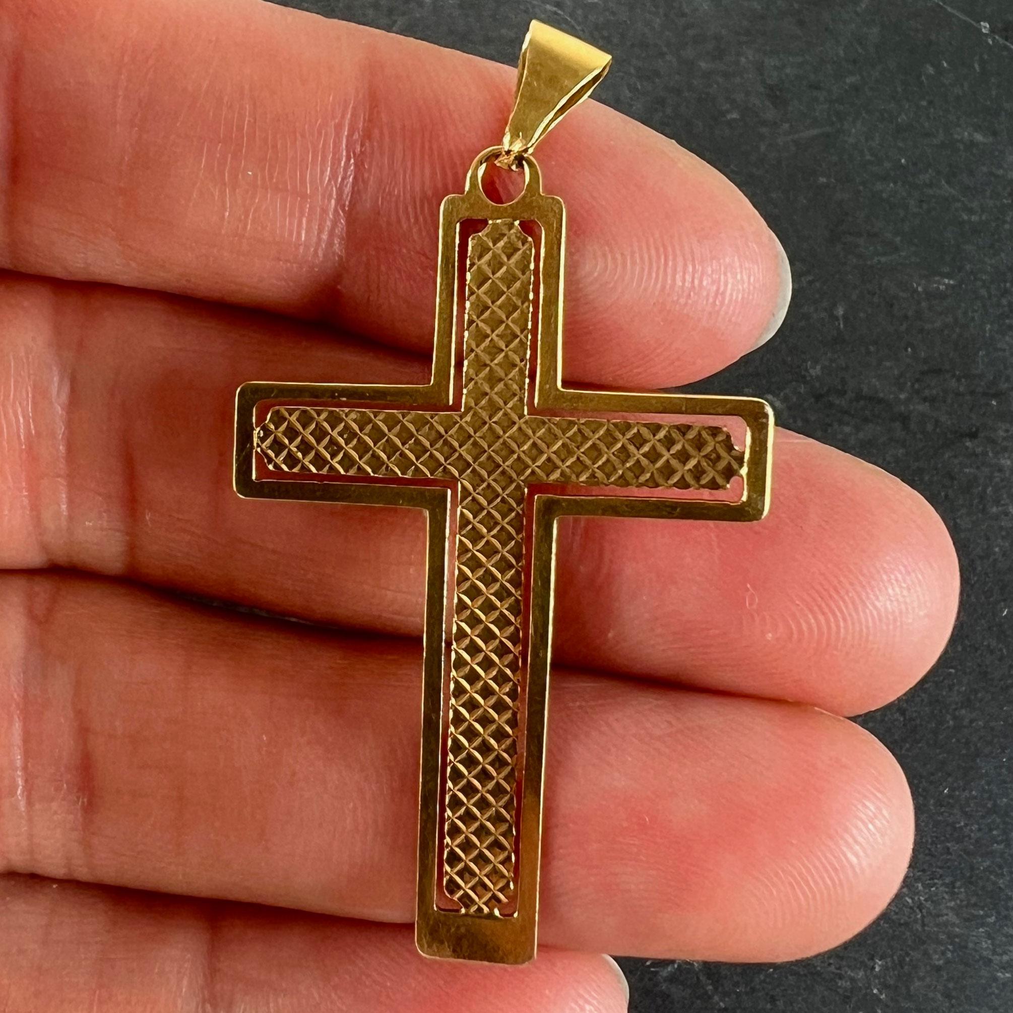 Vintage French 18K Yellow Gold Cross Pendant For Sale 1