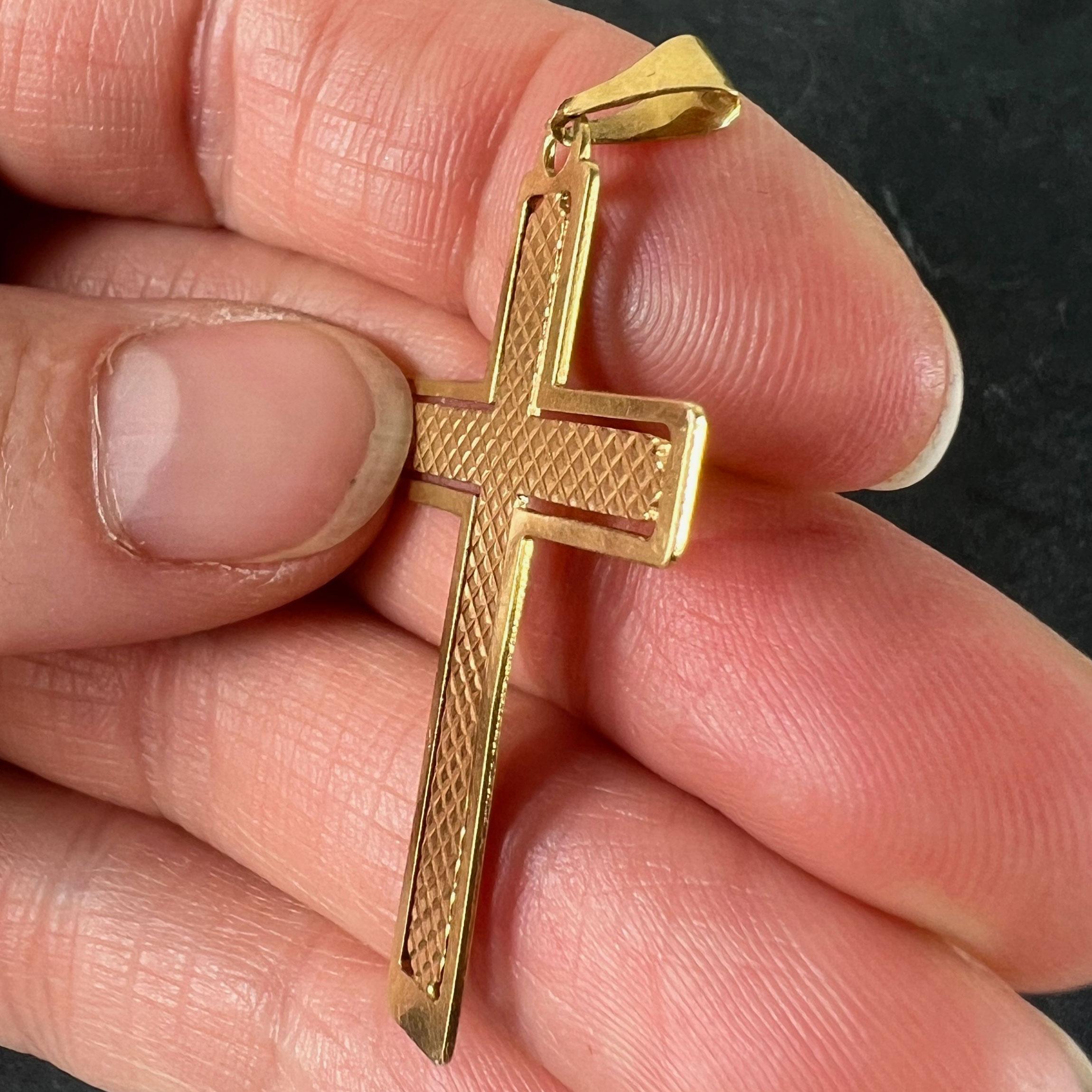 Vintage French 18K Yellow Gold Cross Pendant For Sale 3