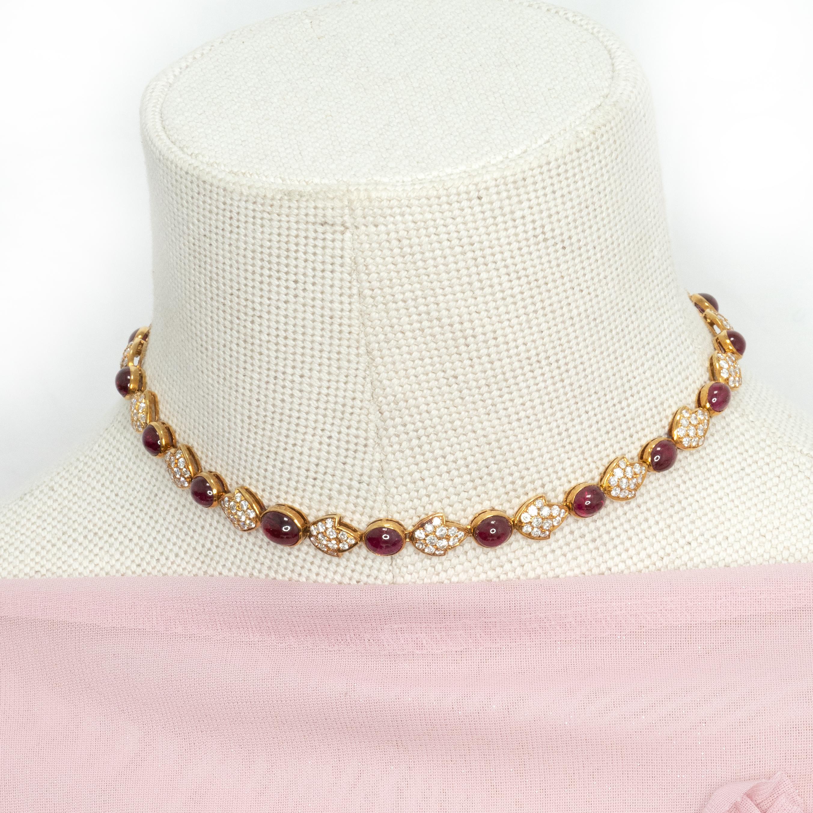 Moderne Collier Vintage français en or jaune 18K avec rubis et diamants en vente