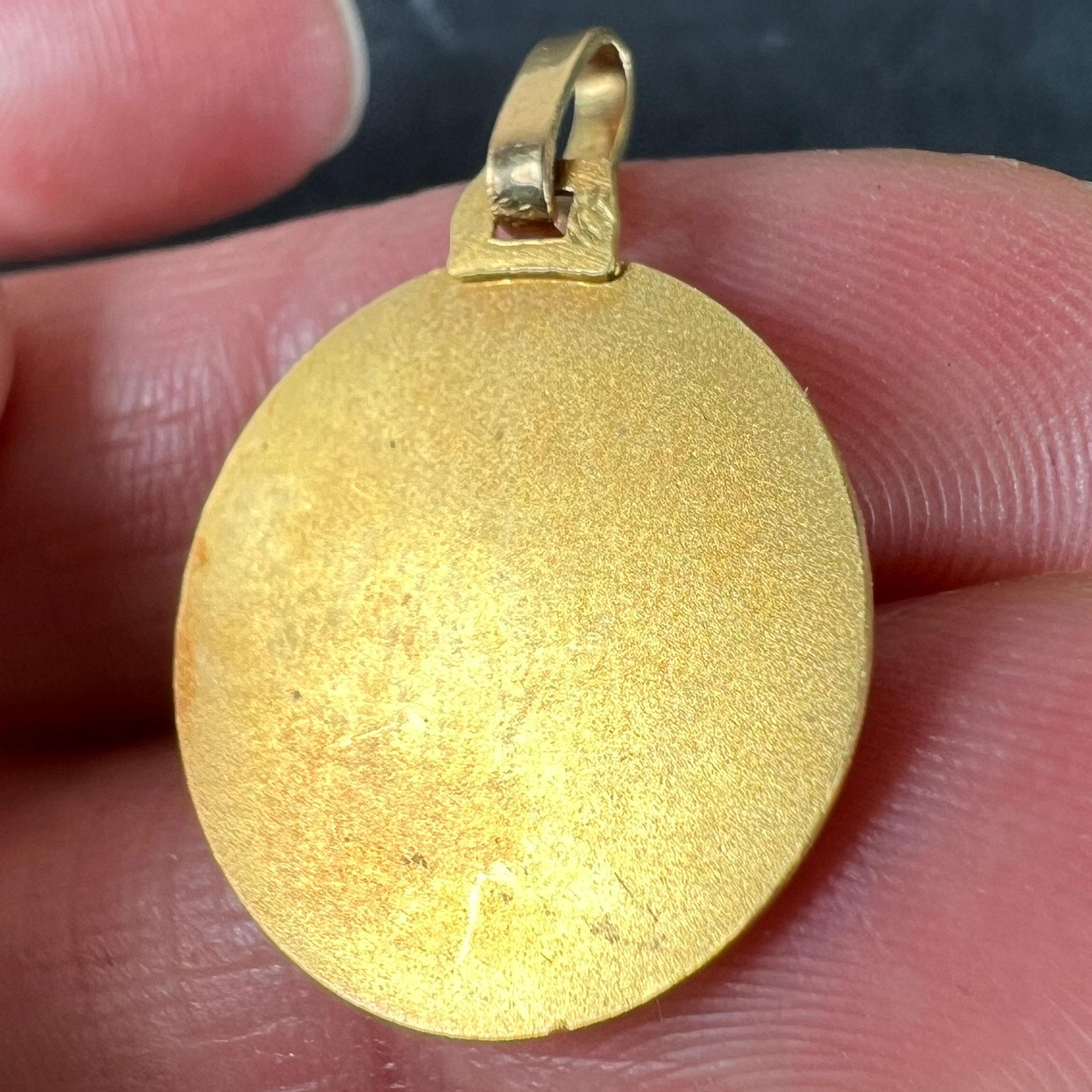 Ciondolo religioso Saint Christopher in oro giallo 18 carati francese d'epoca in vendita 4