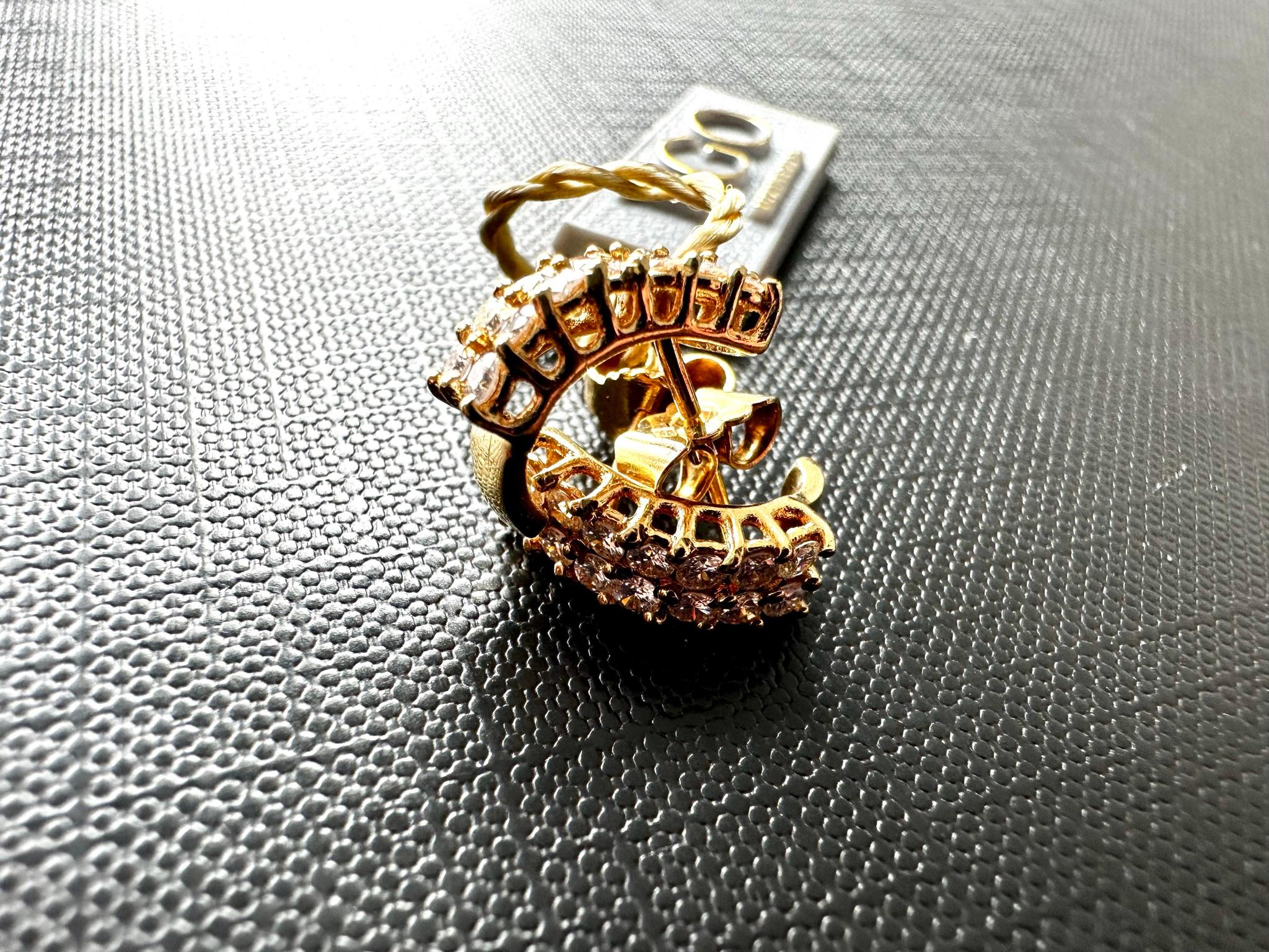 Women's or Men's Vintage French 18kt Yellow Gold Earrings with Diamonds For Sale