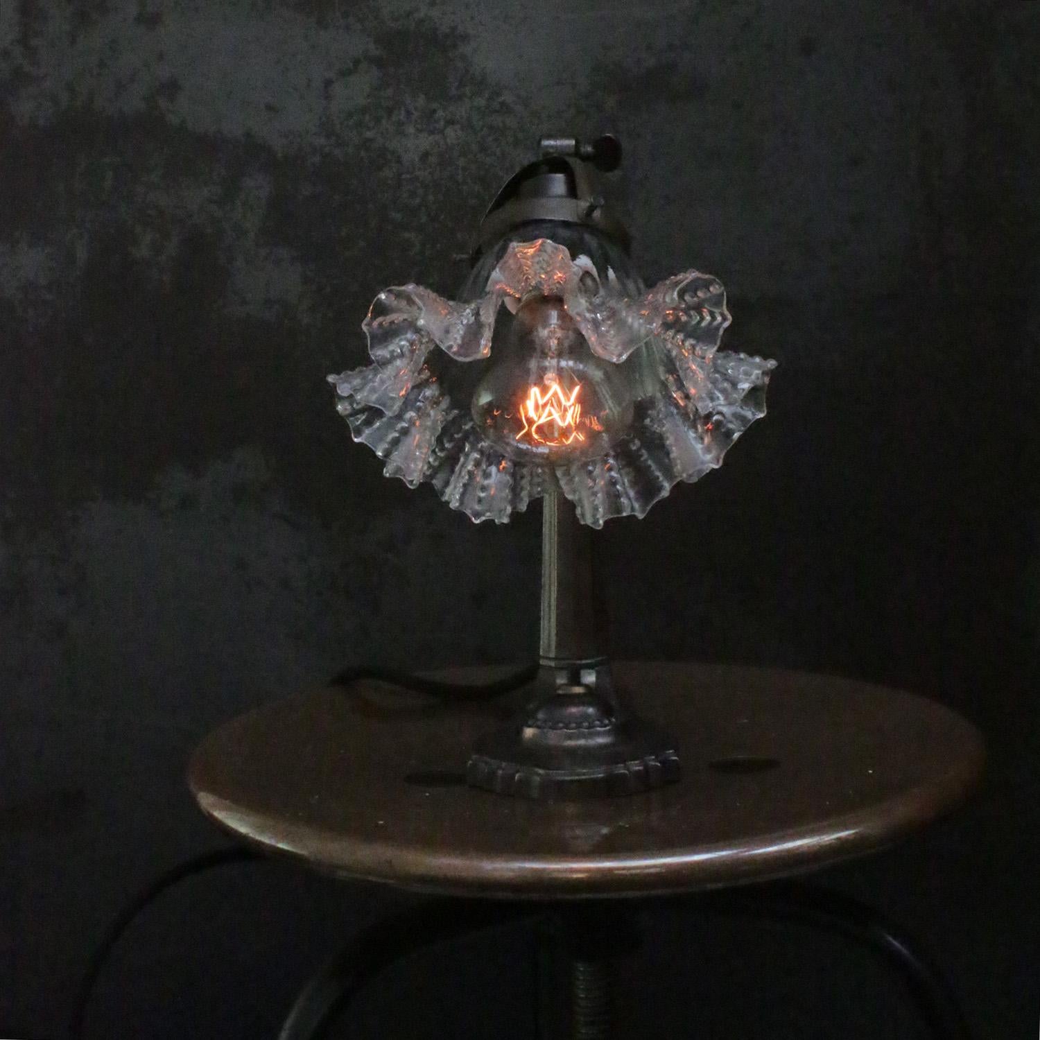 Vintage French 1920s Art Deco Iron Brass Clear Glass Table Desk Light In Good Condition In Amsterdam, NL