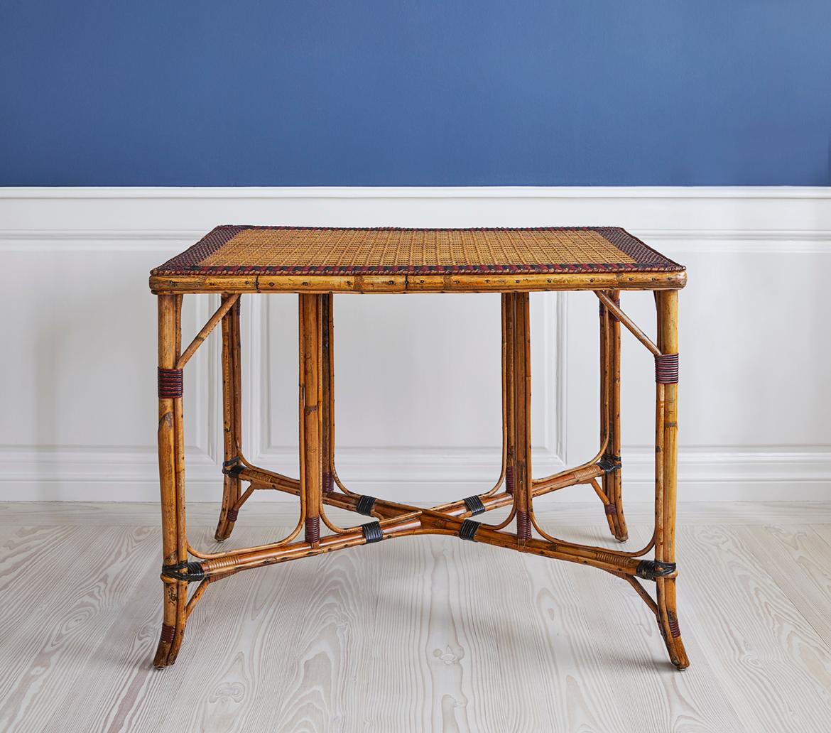 France, 1930s

Rattan table with elegant woven details.

Size: H 75 x W 102 x D 72 cm.
