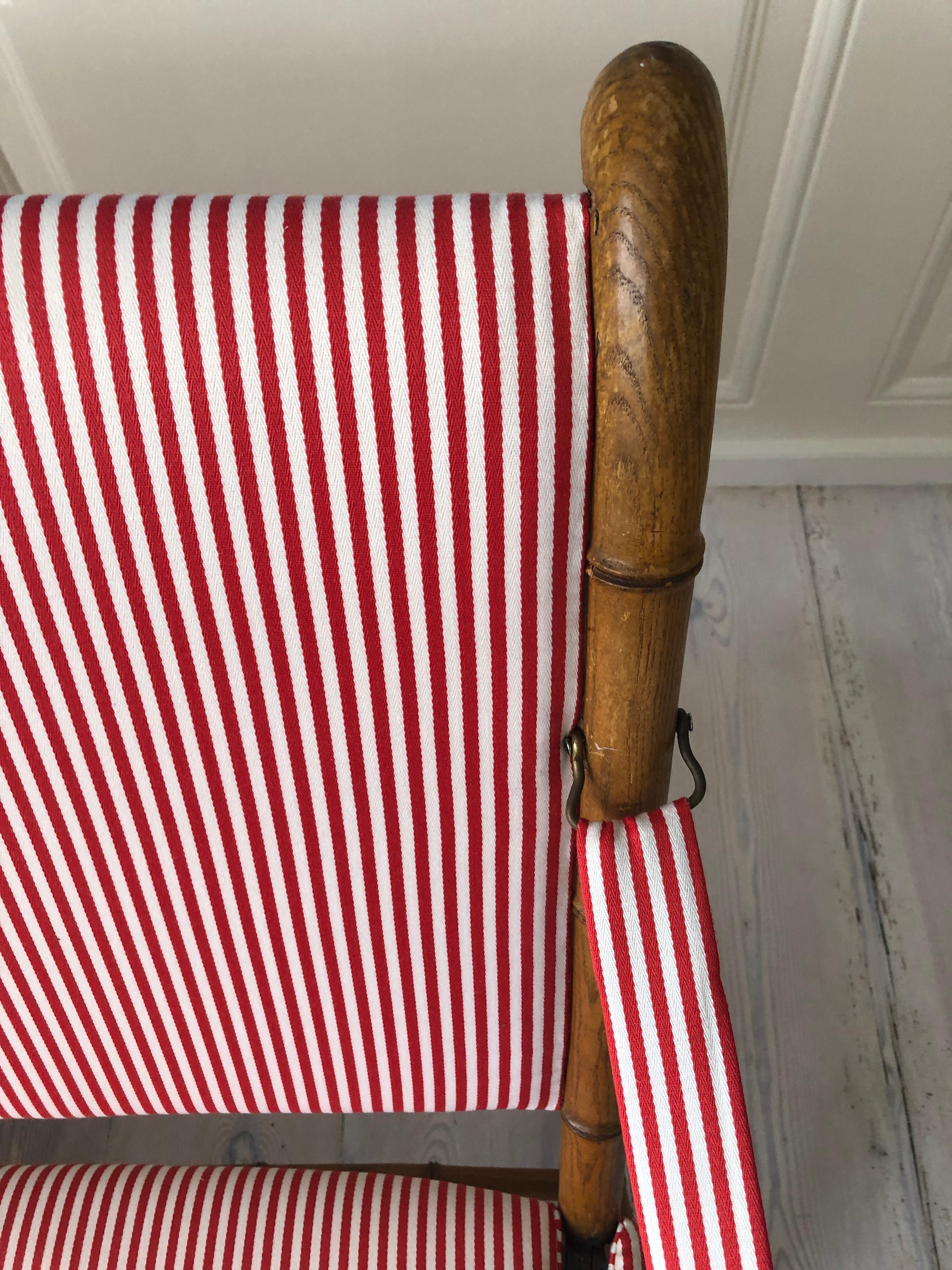 Mid-20th Century Vintage French 1950s Foldable Sofa in Faux Bamboo and Red/White Striped Textile