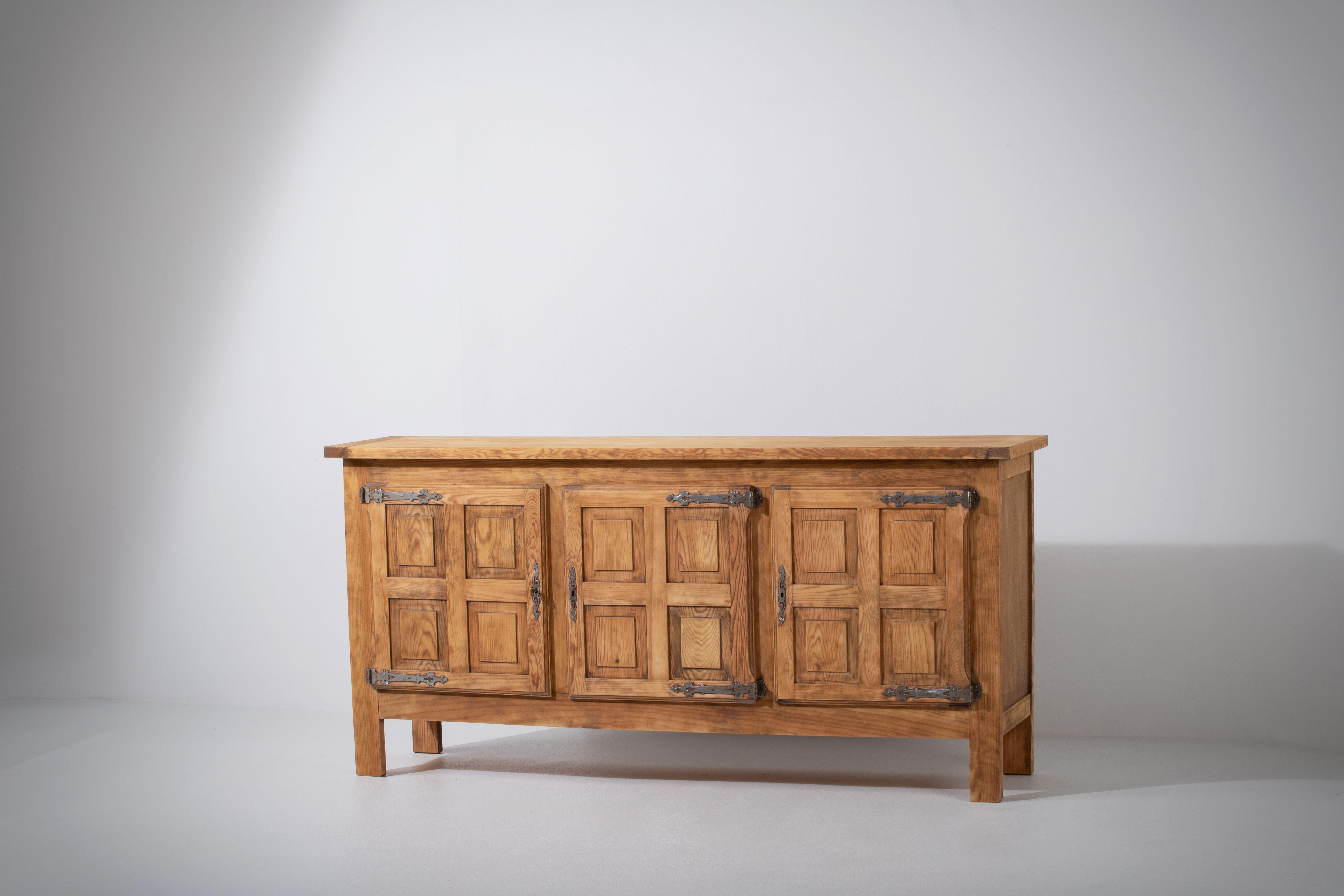 Vintage French 1950s Solid Pine Chalet Sideboard 5