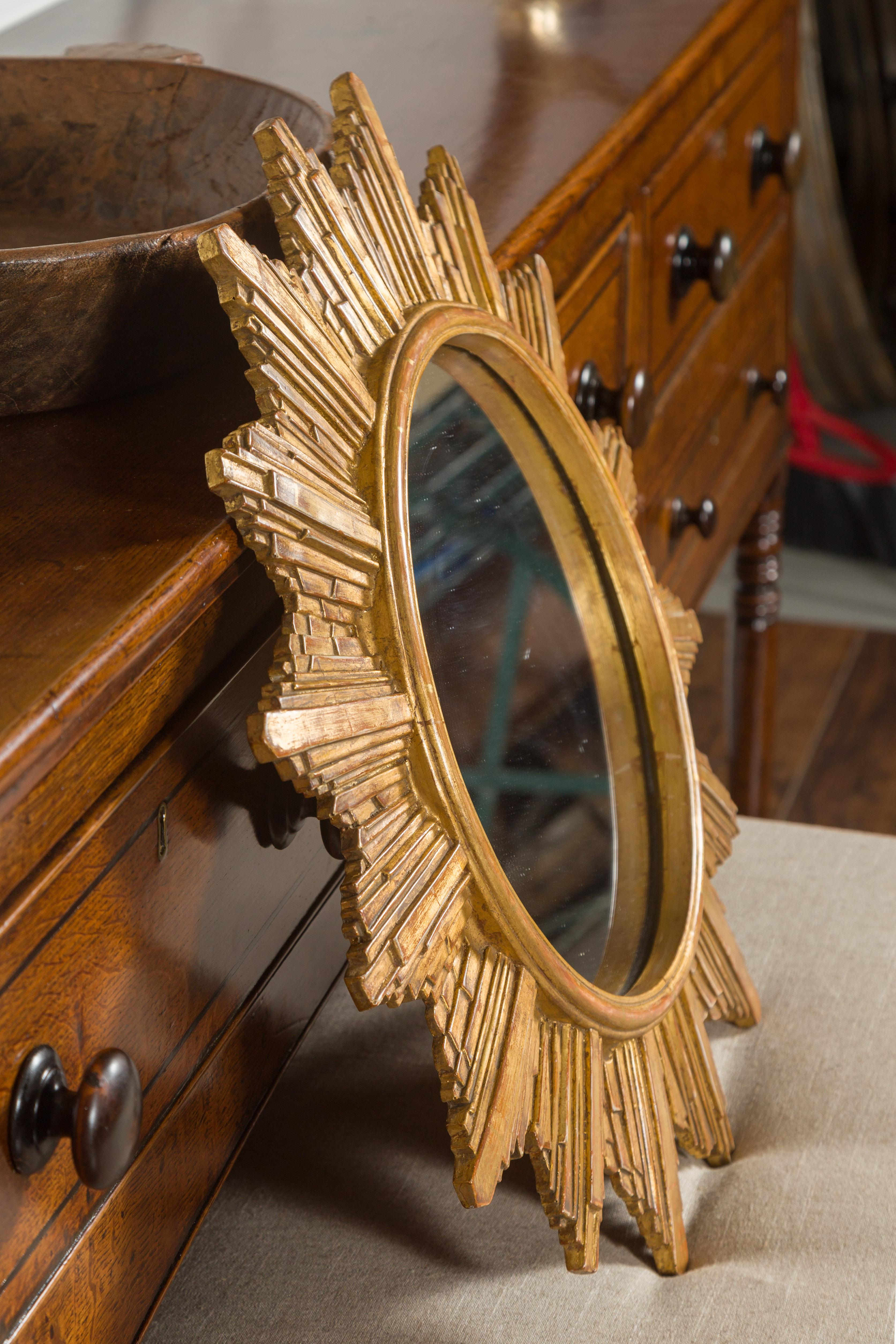 Vintage French 1970s Gilt Composition Sunburst Mirror with Rays of Varying Sizes For Sale 6