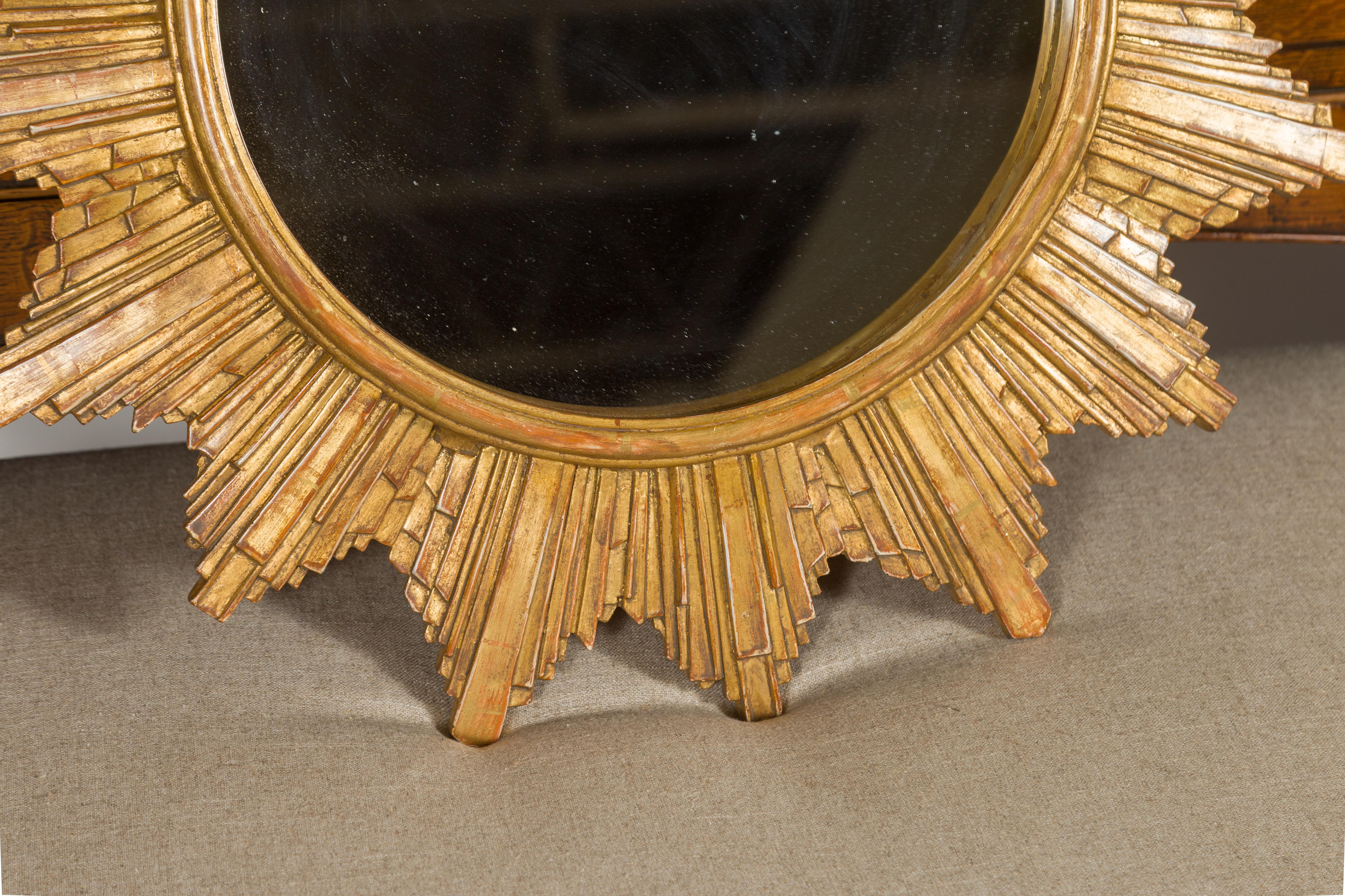 20th Century Vintage French 1970s Gilt Composition Sunburst Mirror with Rays of Varying Sizes