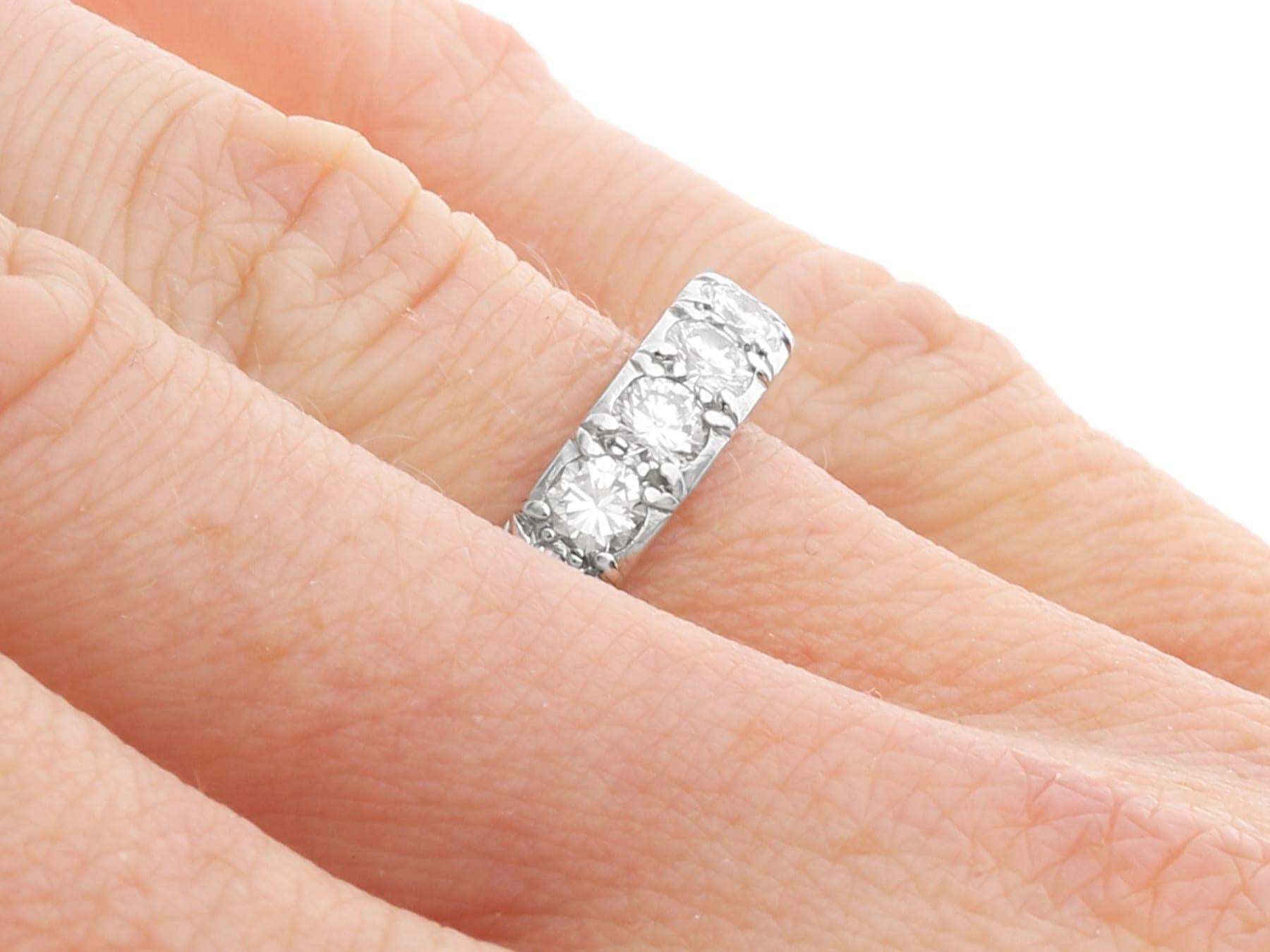 Französischer Vintage-Eternity-Ring aus Platin mit 2,20 Karat Diamant und Platin im Angebot 5