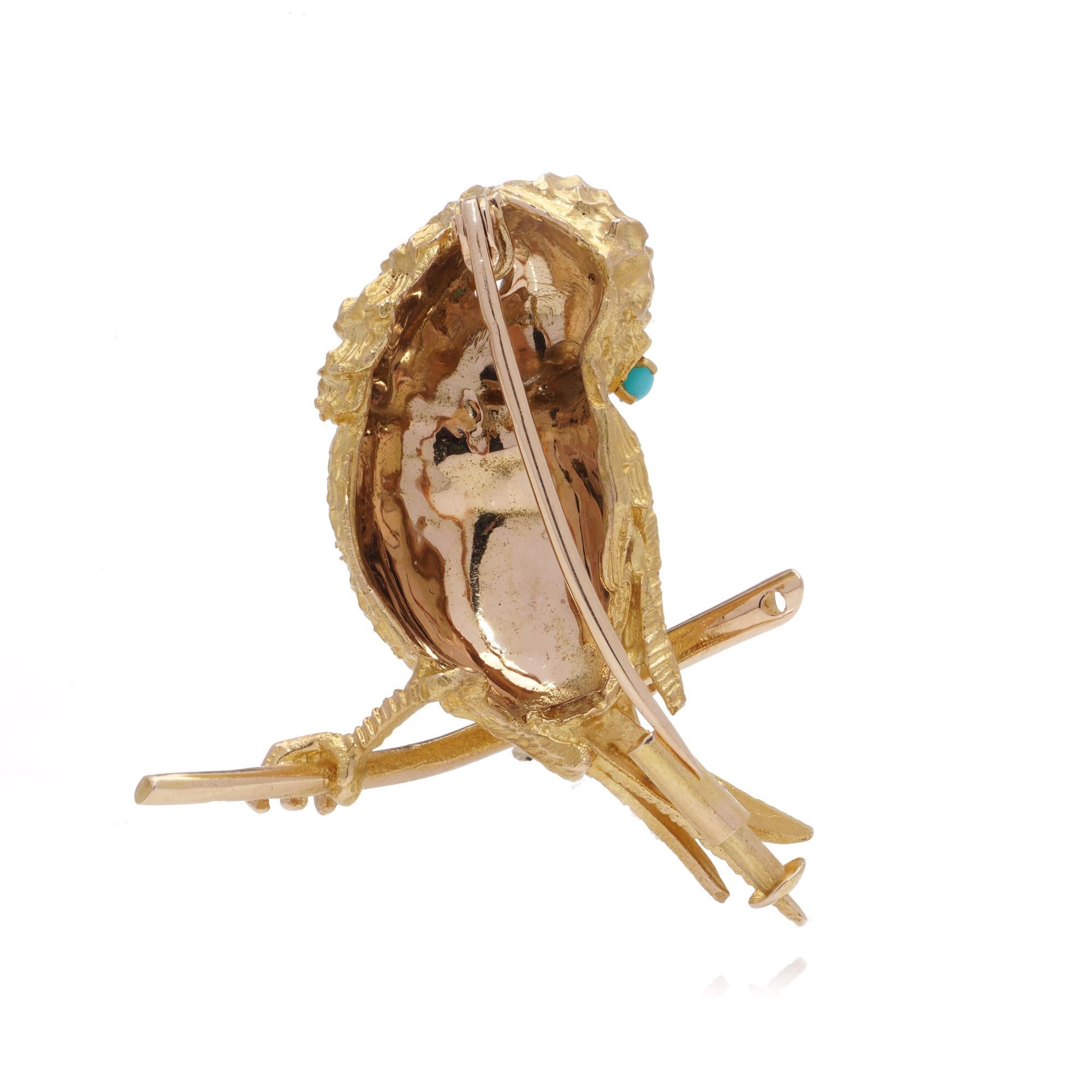 Vintage French 22kt Yellow Gold Textured Bird Brooch with Turquoise Eyes In Good Condition For Sale In Braintree, GB