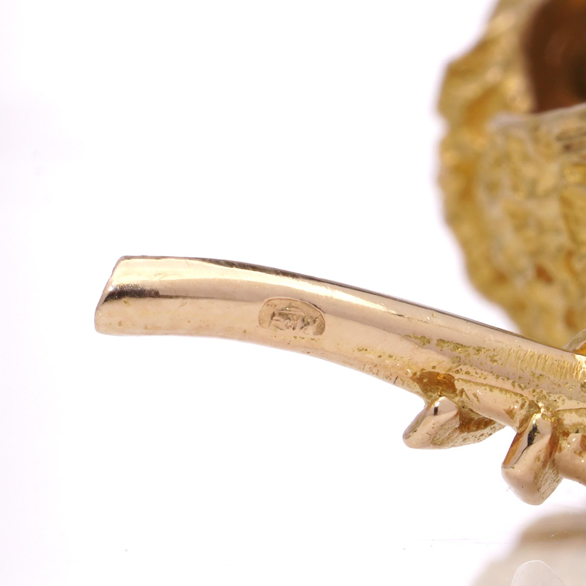 Women's or Men's Vintage French 22kt Yellow Gold Textured Bird Brooch with Turquoise Eyes For Sale